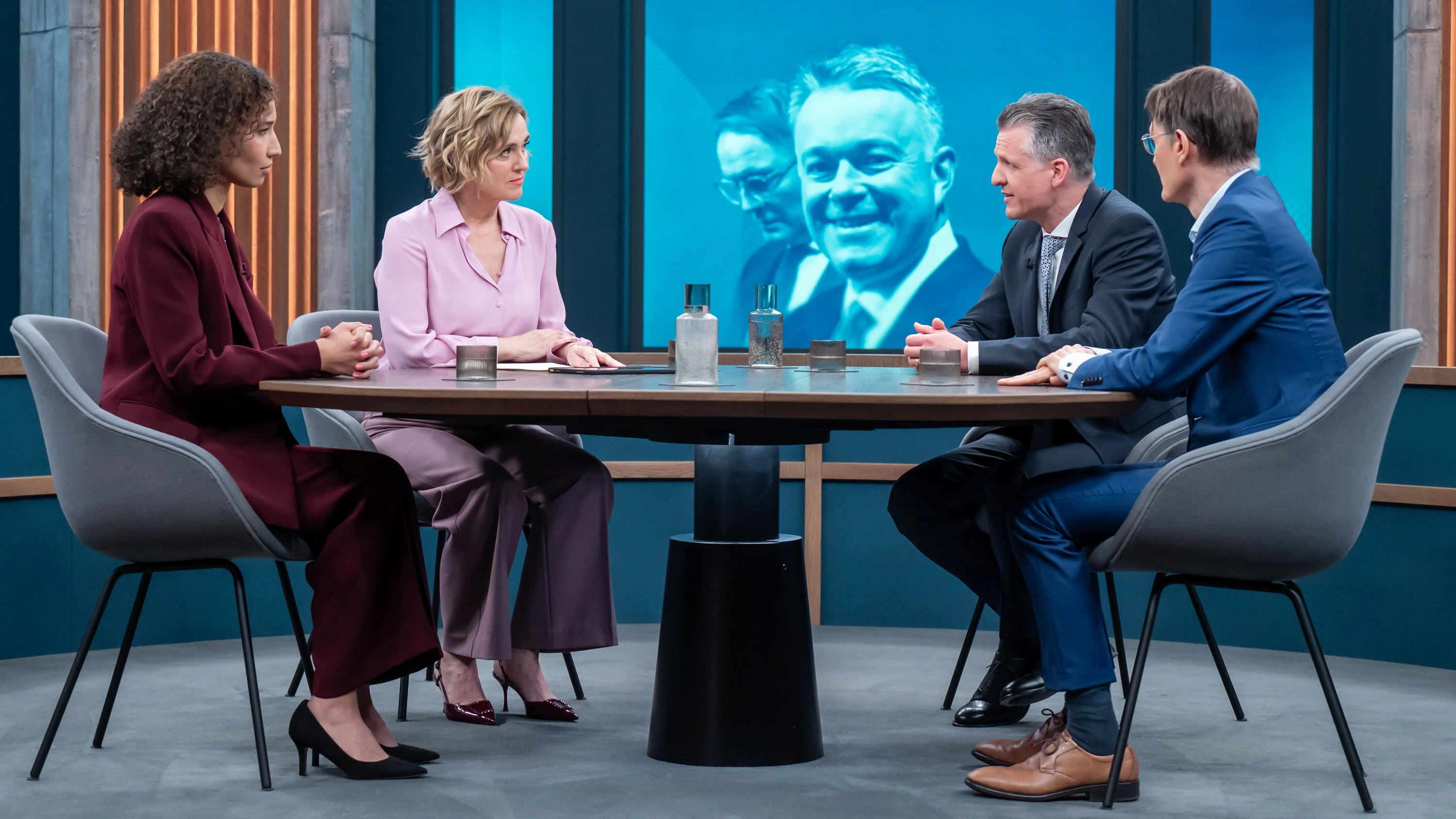 TV-Kritik „Caren Miosga“: Kompromisse sind möglich, stärken aber den rechten Rand