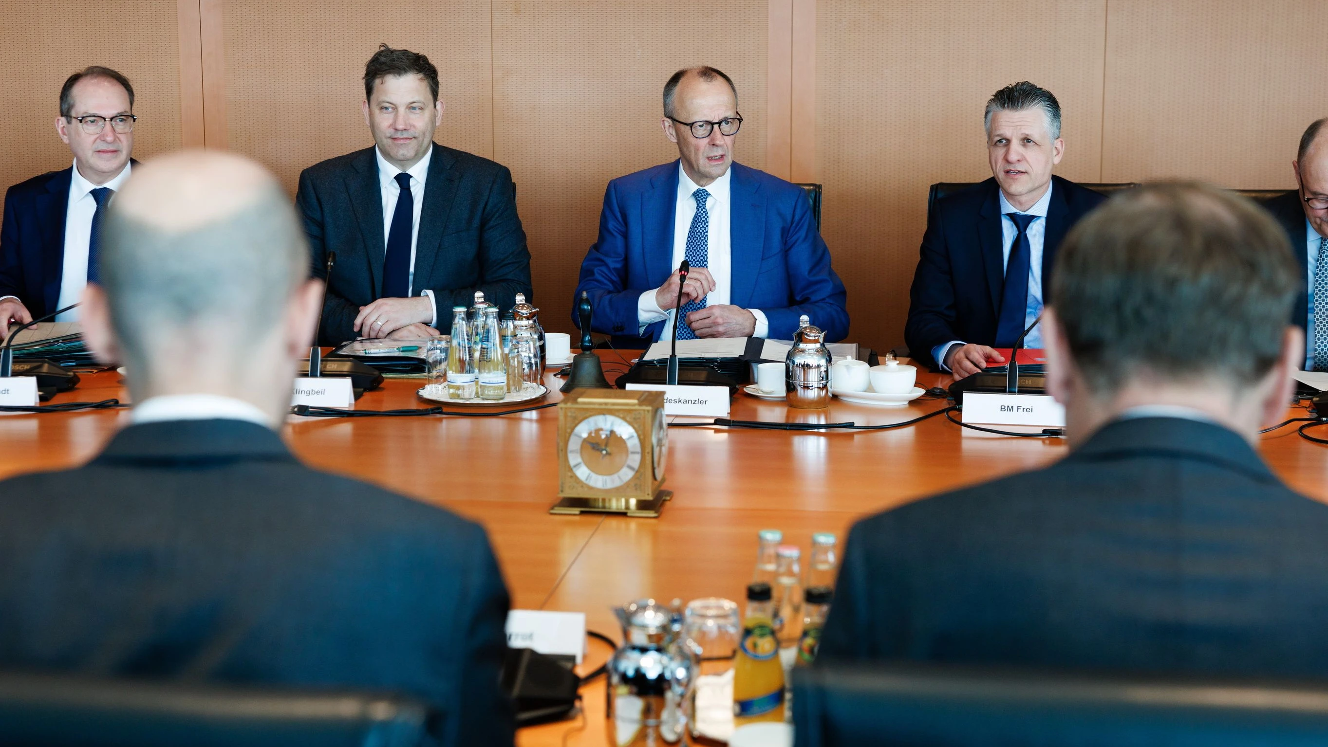 Regierung und Reformen: Anführer müssen ihren Kopf riskieren