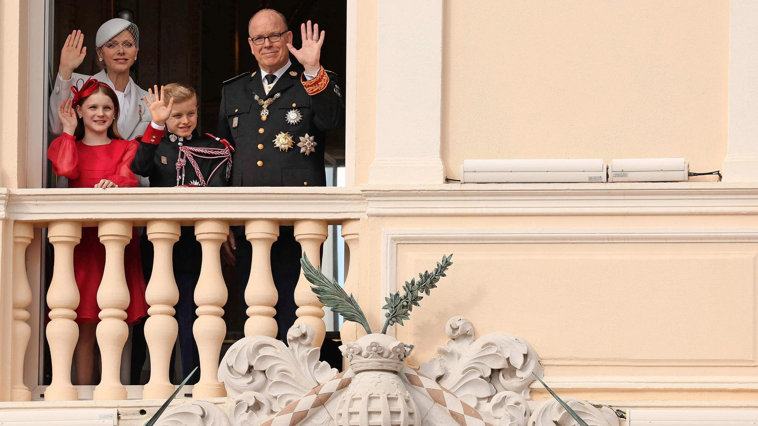 Fürst Albert II.: „Ich sollte eine Wohnung finden, in der er sich unbehelligt verabreden konnte“ Fürst Albert II.: „Ich sollte eine Wohnung finden, in der er sich unbehelligt verabreden konnte“