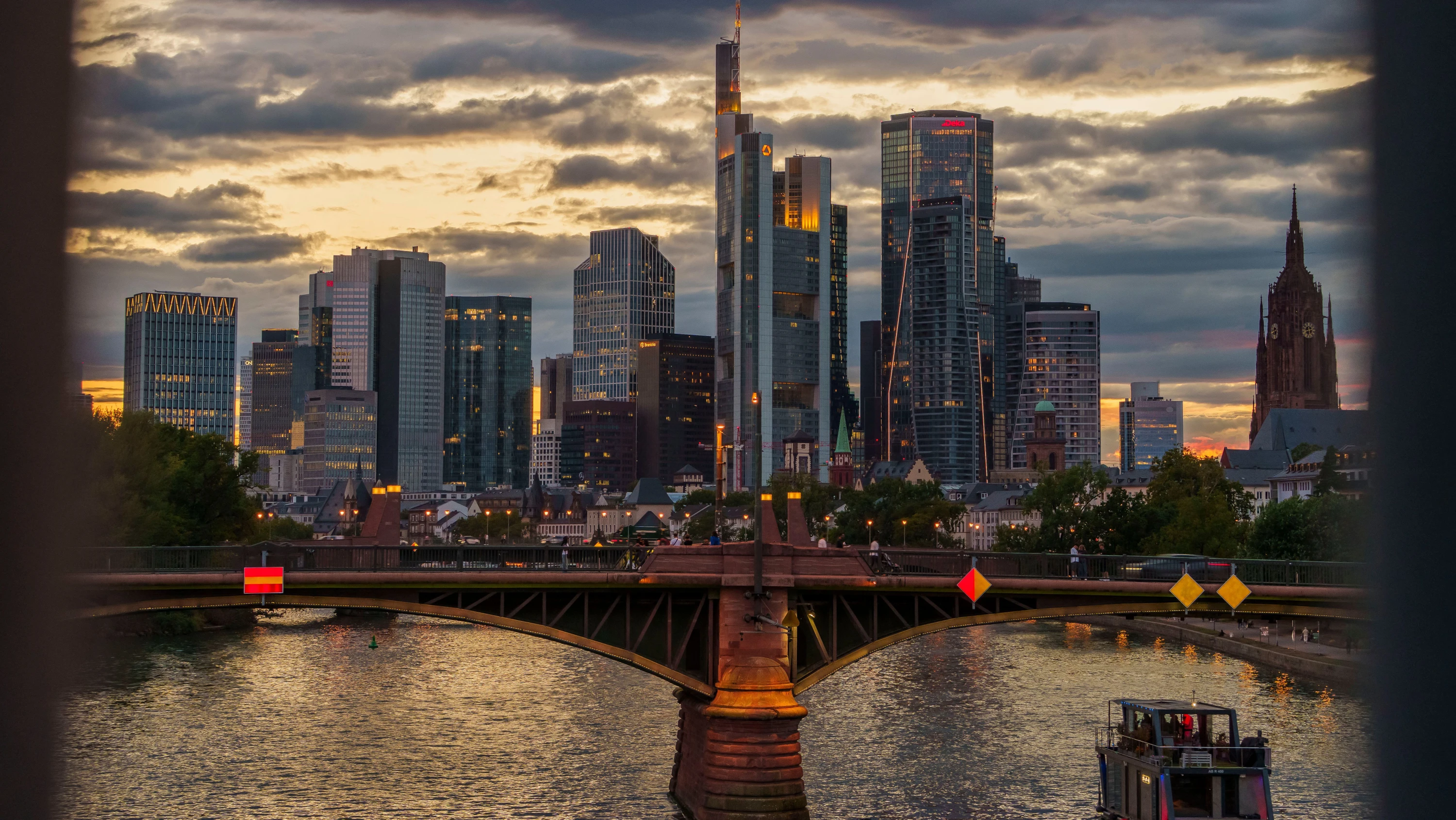 Bild: Frankfurt: Glanz und Elend