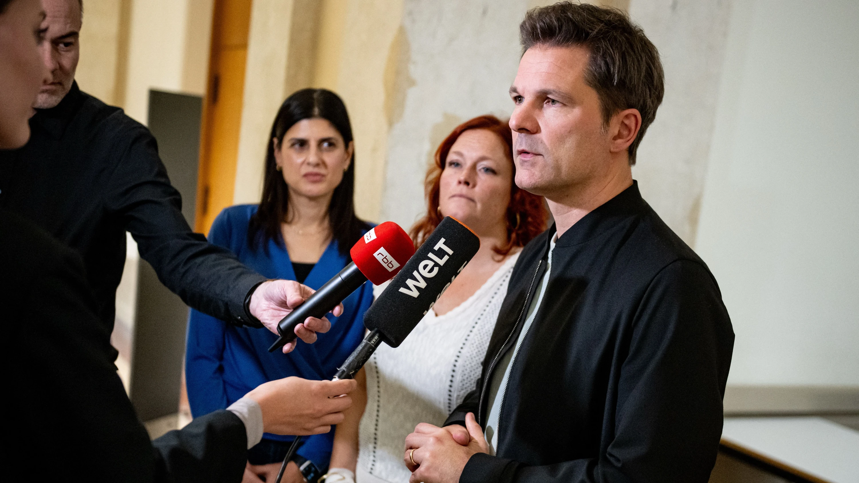 Deutschland-Liveblog: Berliner SPD will mit Linken zu Regierungsbildung sondieren