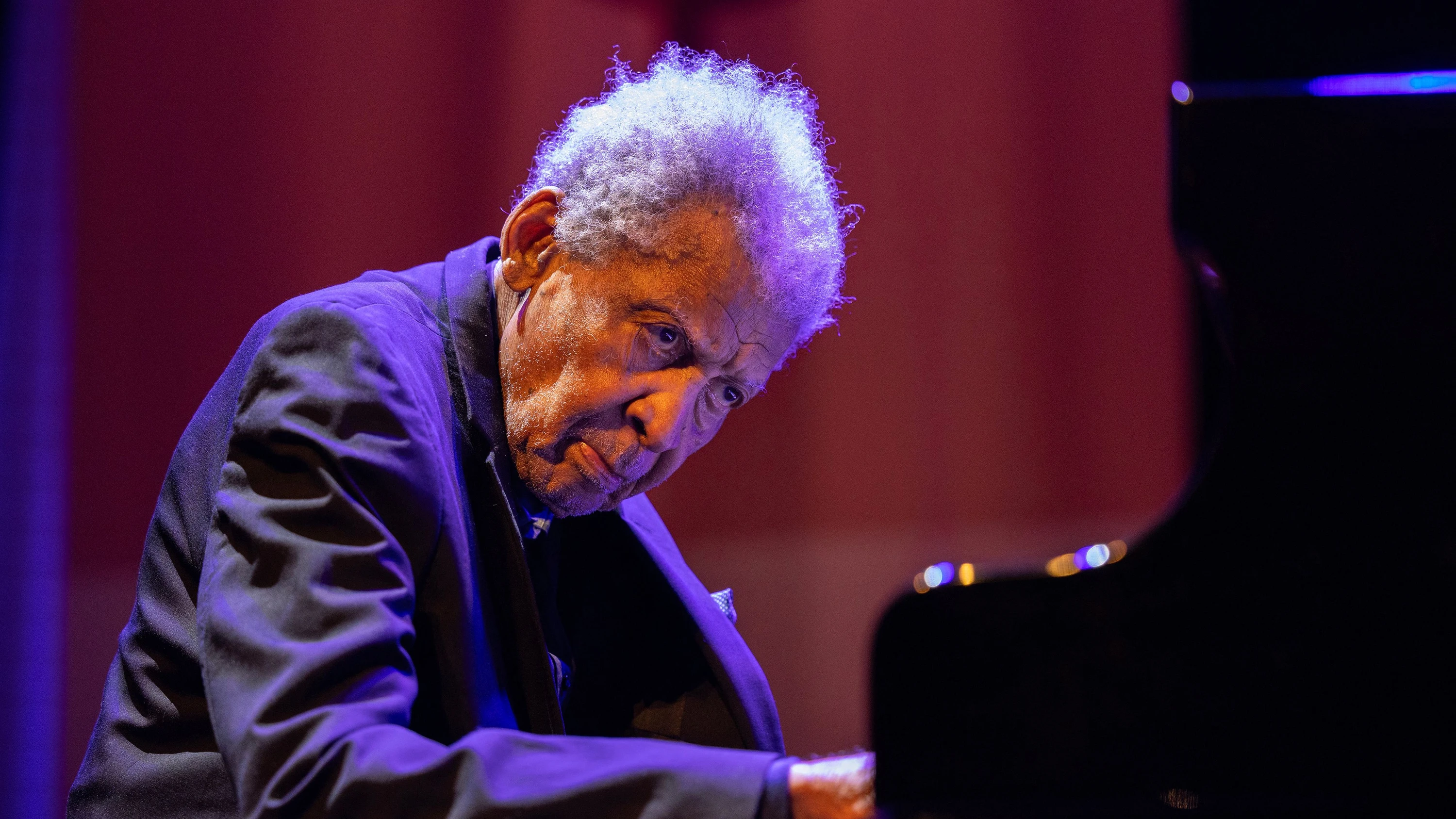 Abdullah Ibrahim (1934-2026) am 27. März diesen Jahres auf einem Konzert in Kapstadt 2026 - AFP