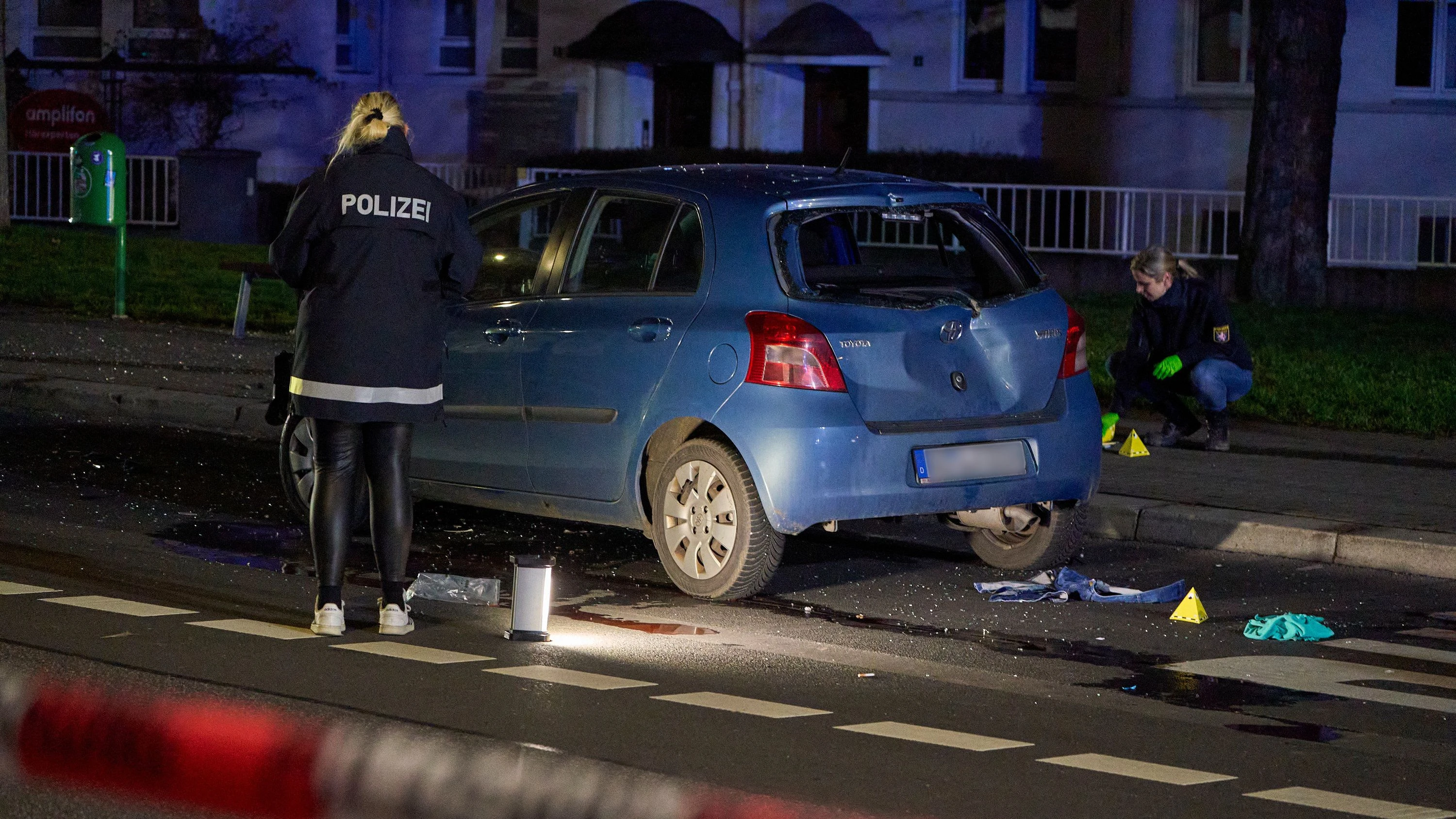 Kollision an Bushaltestelle: Festnahme nach Vorfall in Gießen – Ursache weiter unklar