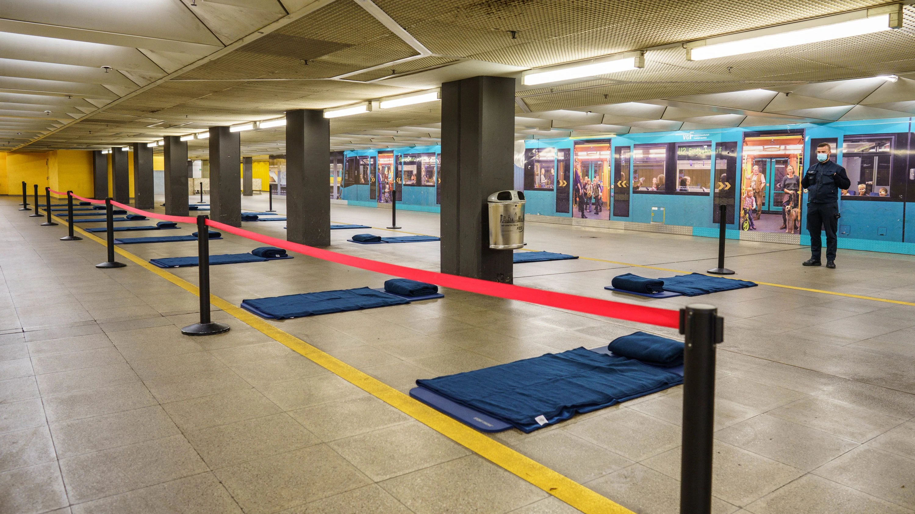 Obdachlose in U-Bahn-Station: Keine Notübernachtung mehr am Eschenheimer Tor