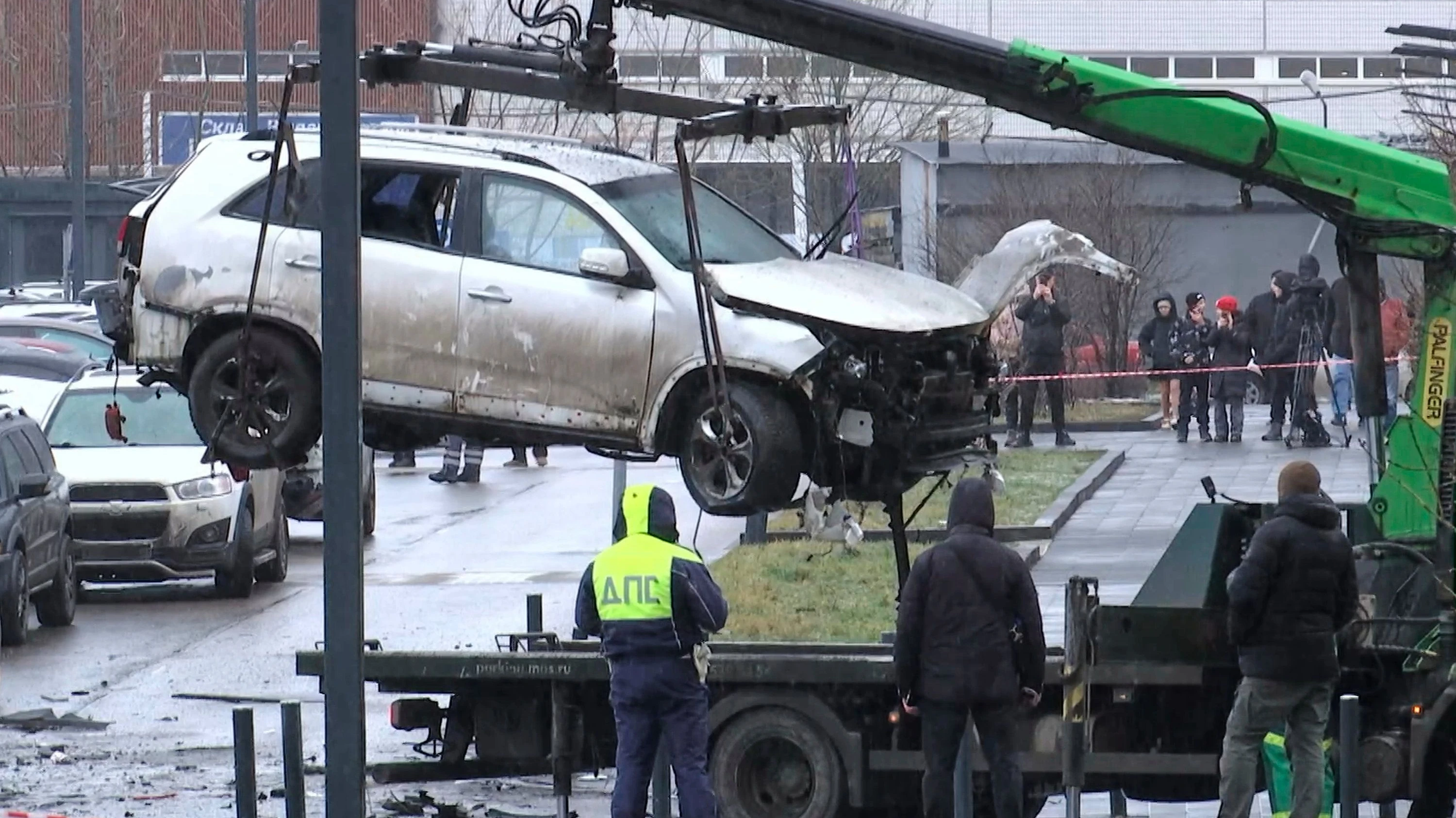 Krieg in der Ukraine: Explosion verletzt Polizisten in Moskau