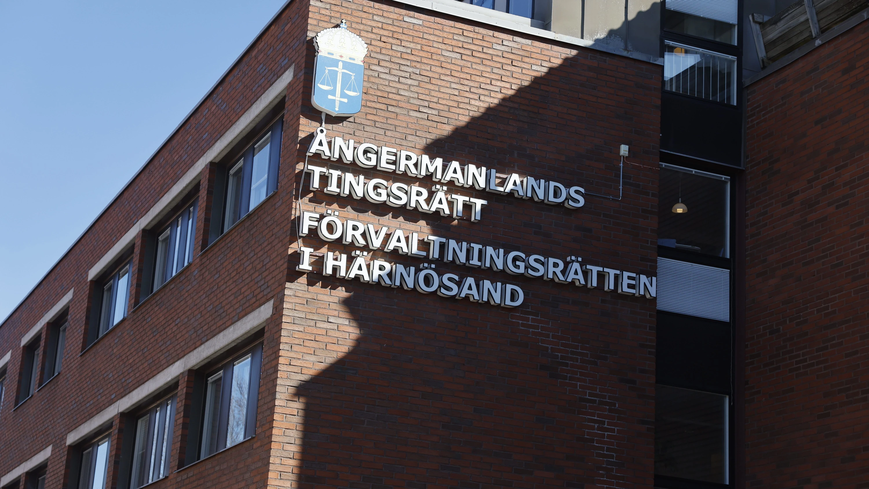 Das Gericht in Härnösand verurteilte einen 61-Jähriger zu vier Jahren und fünf Monaten Haft, der seine Ehefrau an Männer für Sex verkaufte. - EPA
