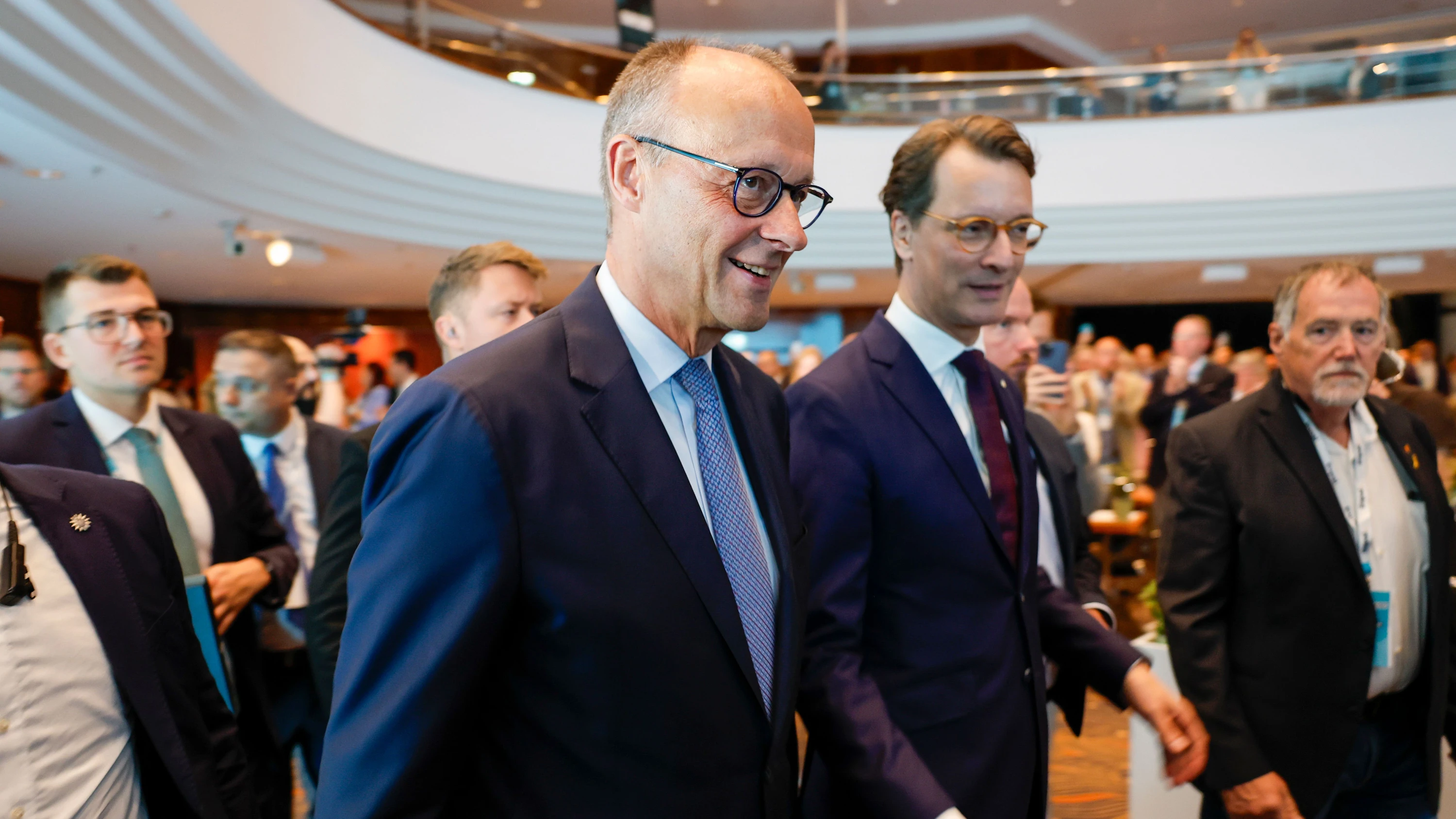 Merz bei NRW-CDU: „Lieber Hendrik, du hast uns manchmal ein bisschen genervt“ Merz bei NRW-CDU: „Lieber Hendrik, du hast uns manchmal ein bisschen genervt“