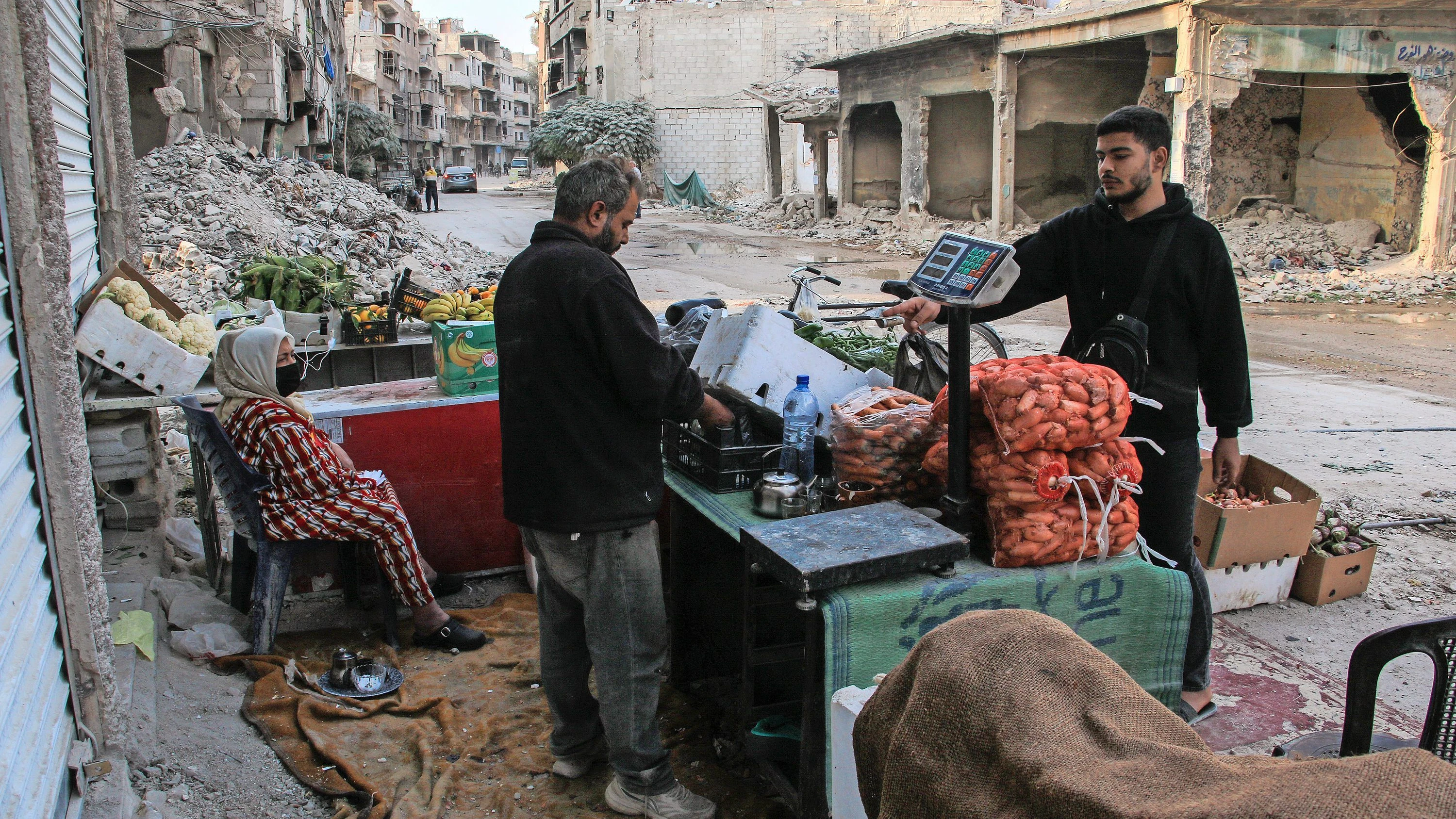 Syrer aus der Türkei: Die Rückkehrer wollen Syrien schon wieder verlassen Syrer aus der Türkei: Die Rückkehrer wollen Syrien schon wieder verlassen