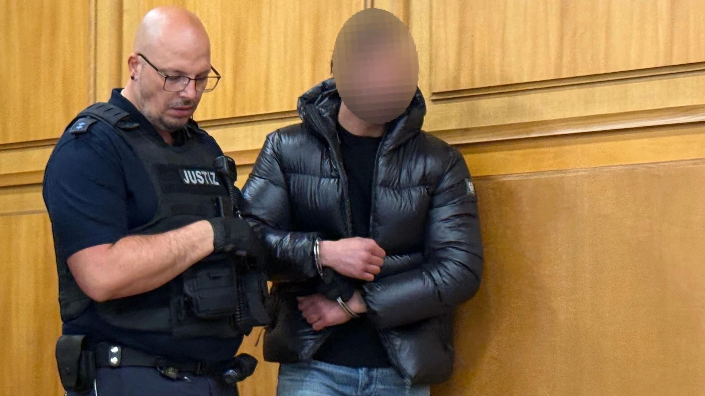 Millionen Erbeutet: Bankraub mit Inside-Job? Verteidiger weist Vorwürfe zurück