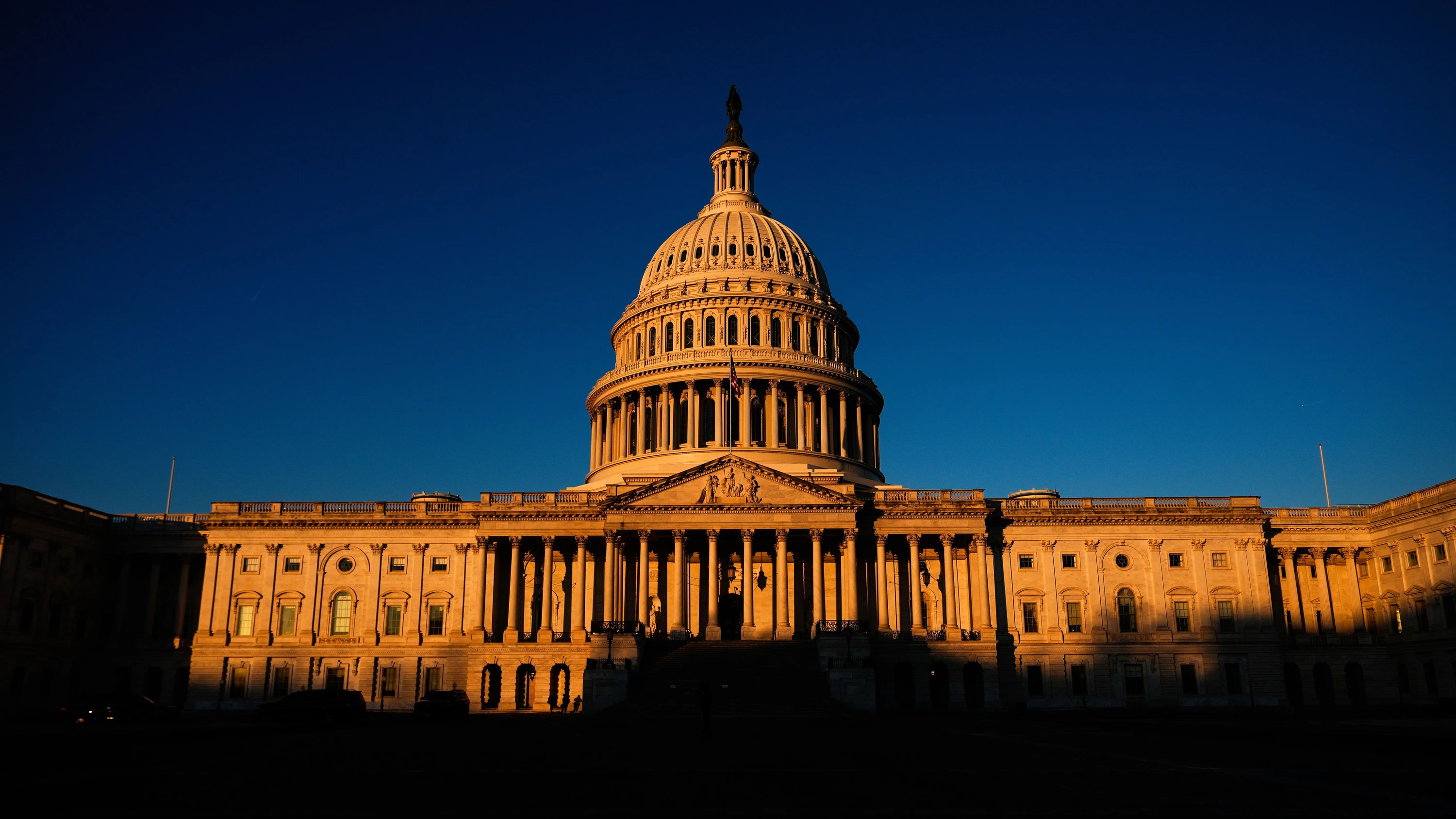 Liveblog USA unter Trump: Drohender Shutdown? Senat bremst Ausgabenpaket Liveblog USA unter Trump: Drohender Shutdown? Senat bremst Ausgabenpaket