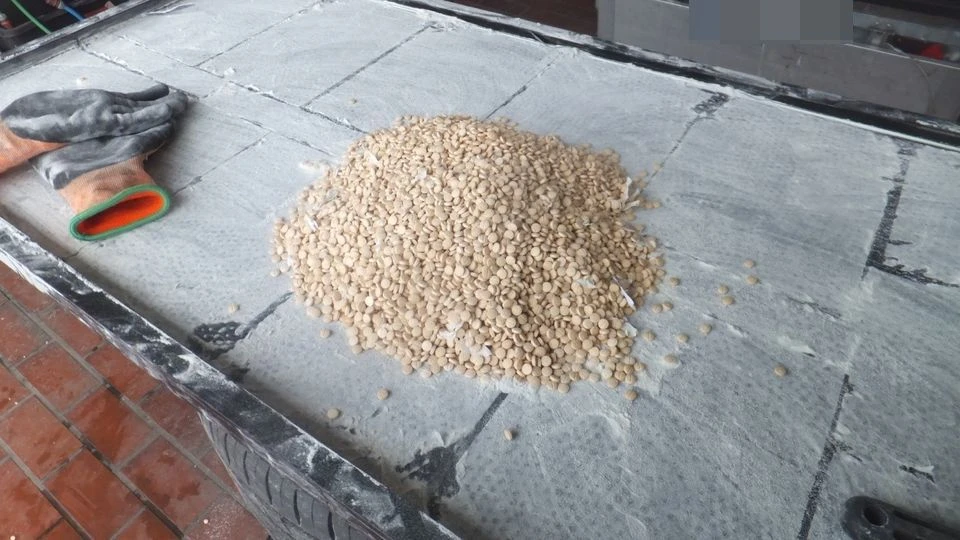 Hund findet Amphetamine: Vergiftetes Kleinkind führt Polizei zu Drogenversteck