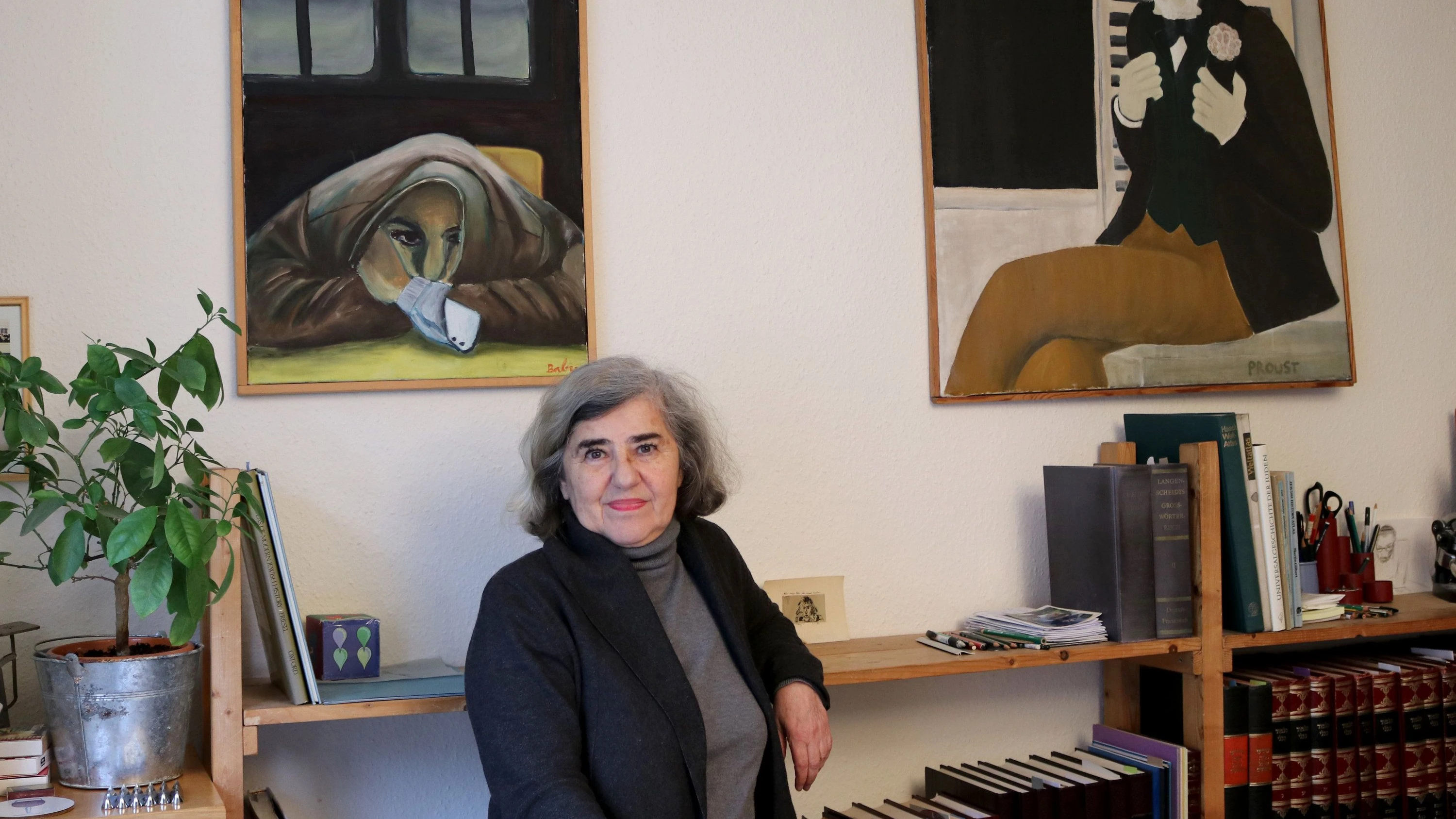 Barbara Honigmann im Jahr 2019 in ihrer Straßburger Wohnung - dpa