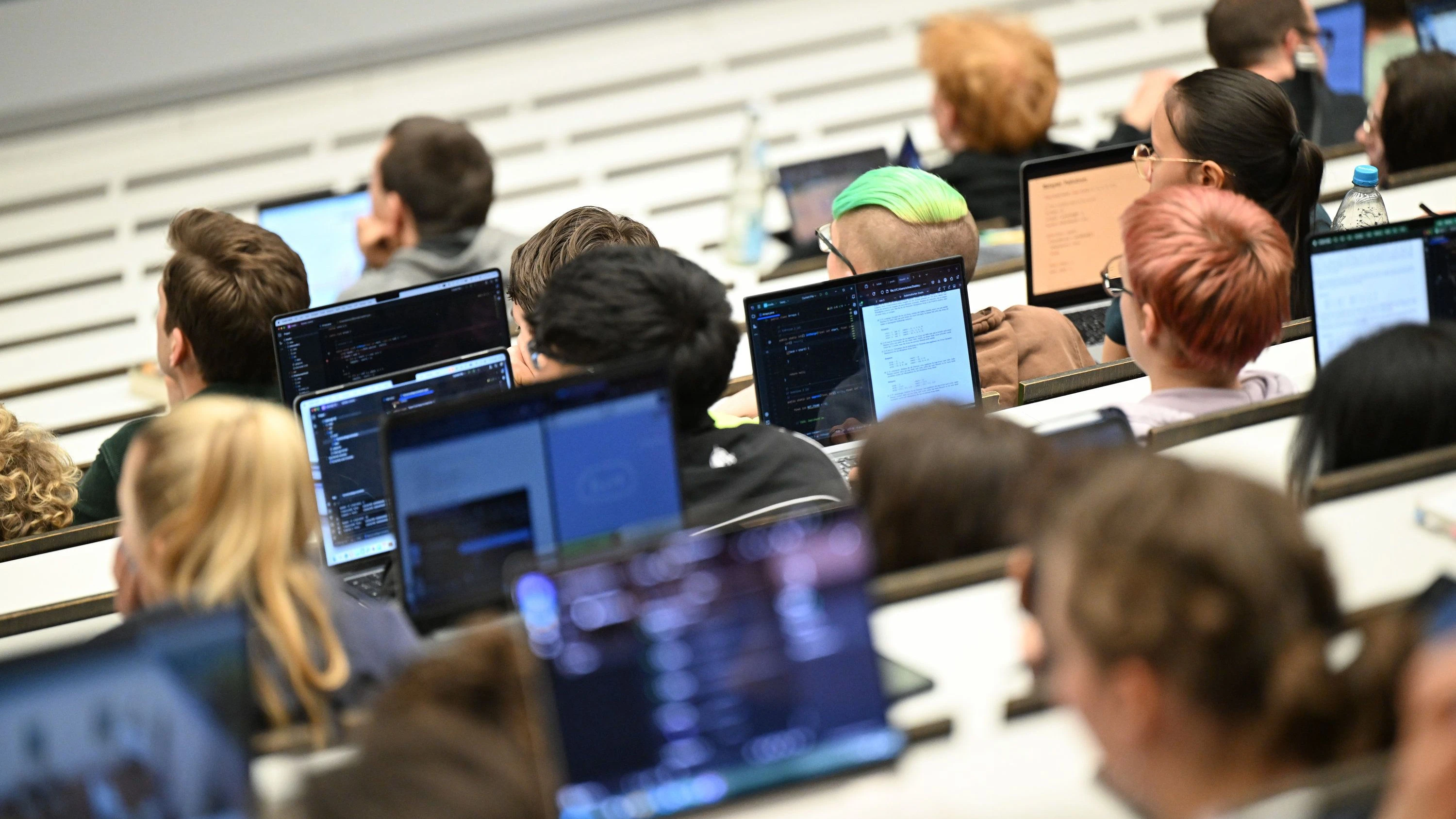 Wandel in der Bildung: Warum ein Informatikstudium im KI-Zeitalter wichtiger wird Wandel in der Bildung: Warum ein Informatikstudium im KI-Zeitalter wichtiger wird