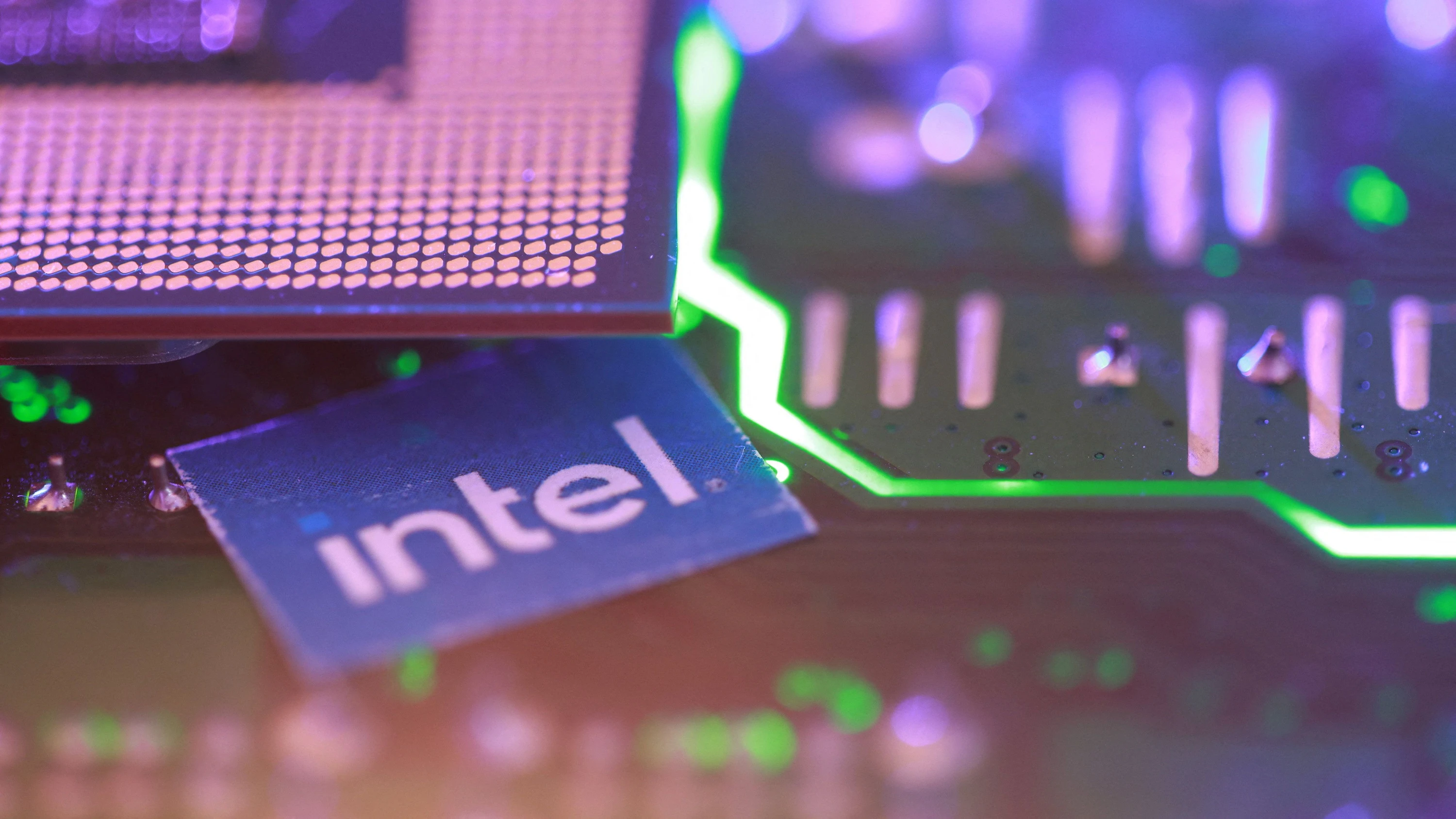 Business-Ticker: Trotz Milliardenverlust: Intel übertrifft in KI-Boom Wall-Street-Erwartungen