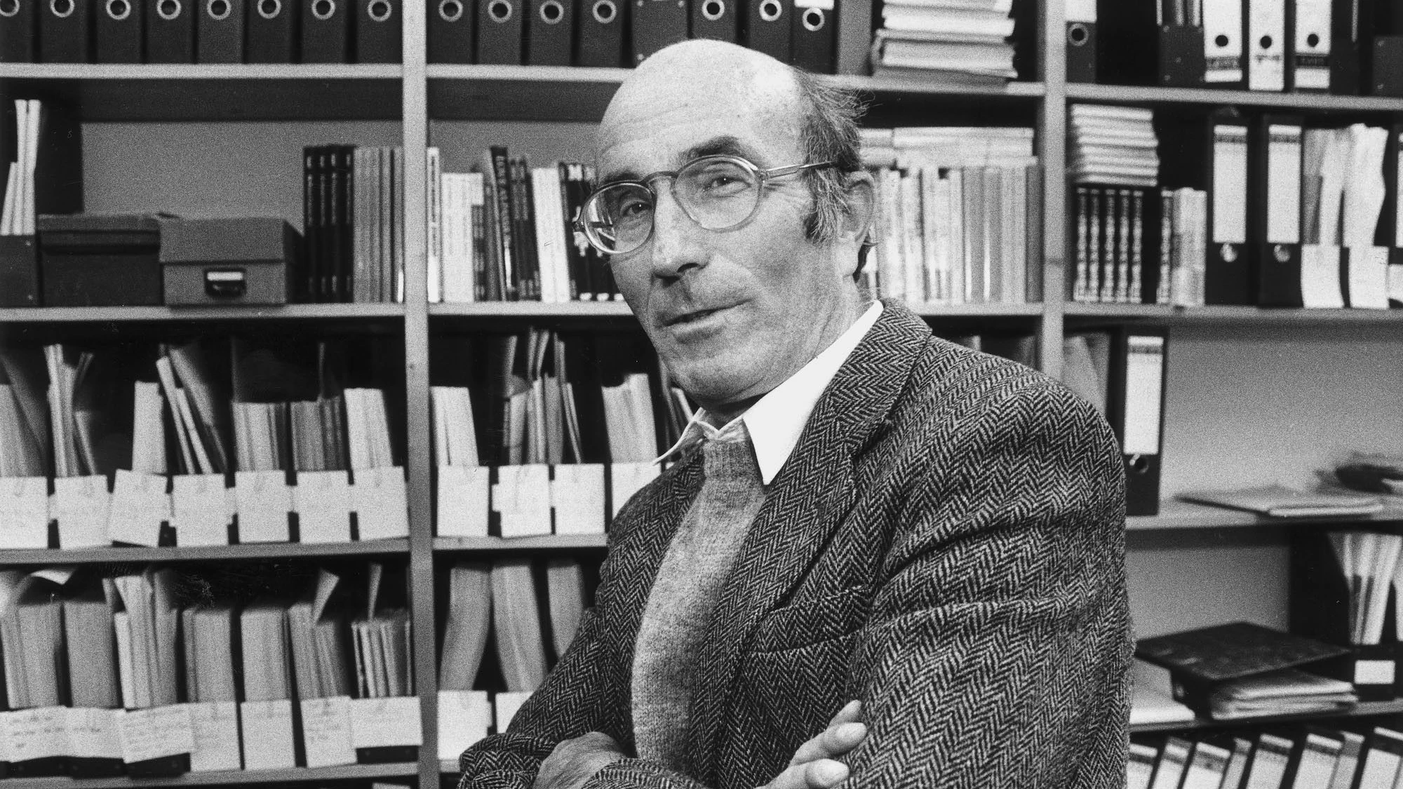 Niklas Luhmann 100: An der Schwelle zu welchem System stehen wir? Niklas Luhmann 100: An der Schwelle zu welchem System stehen wir?