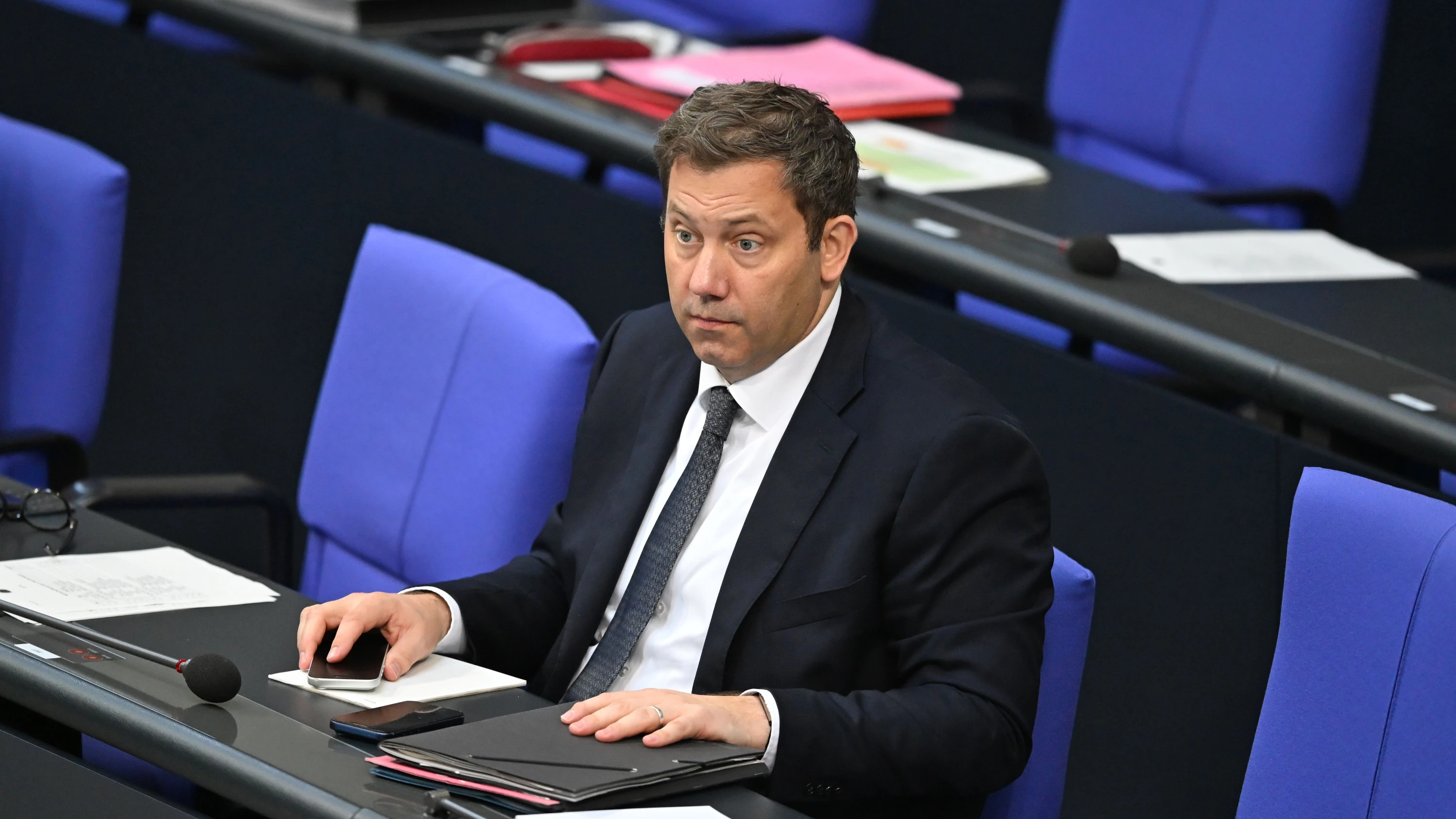 Gefährliche Haushaltspolitik: Klingbeils Teufelskreis