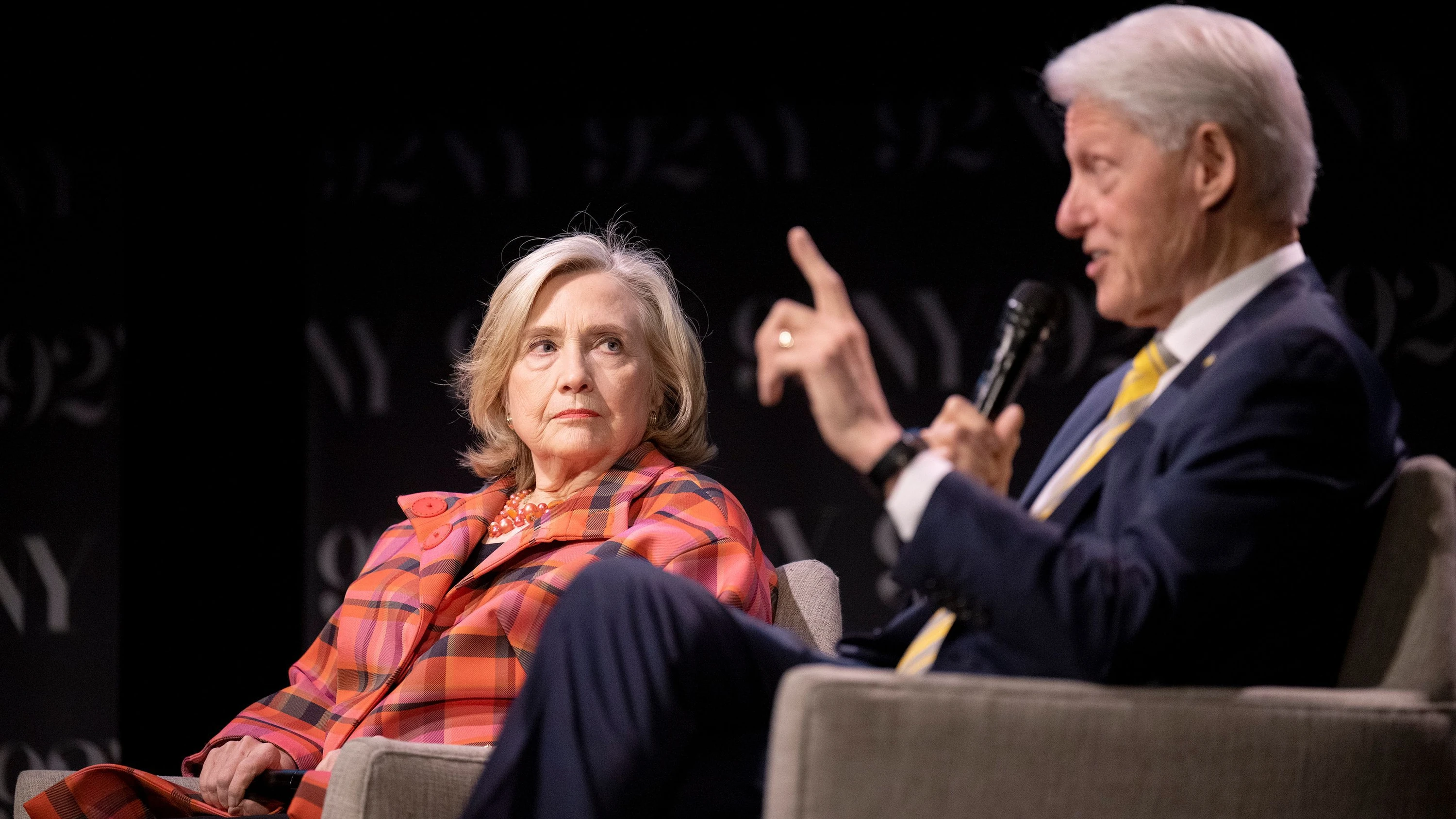 Liveblog USA unter Trump: Clintons lehnen geheime Epstein-Anhörung ab