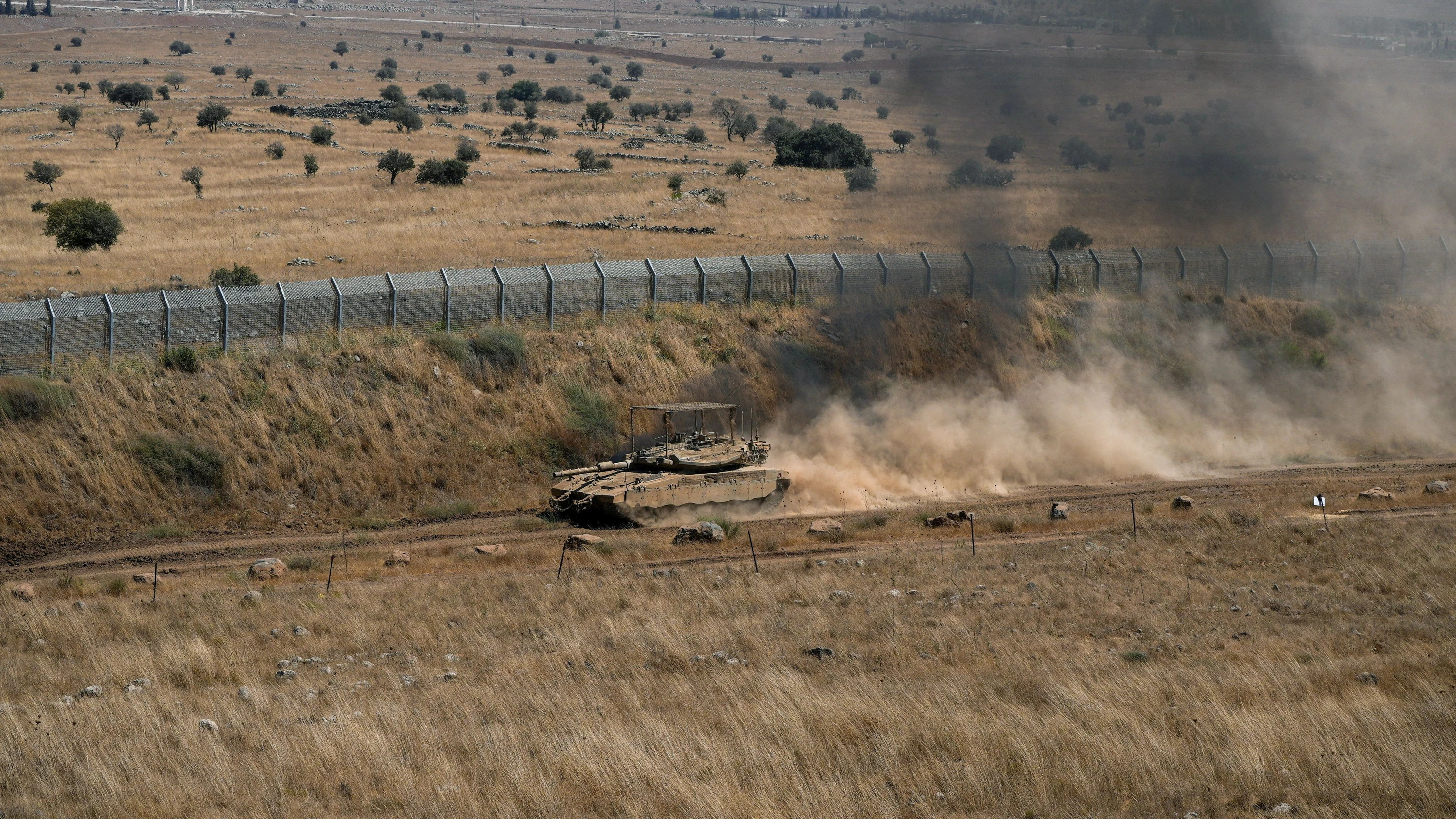 Ein israelischer Panzer am 20. August auf den besetzten Golanhöhen an der Grenze zu Syrien - Reuters