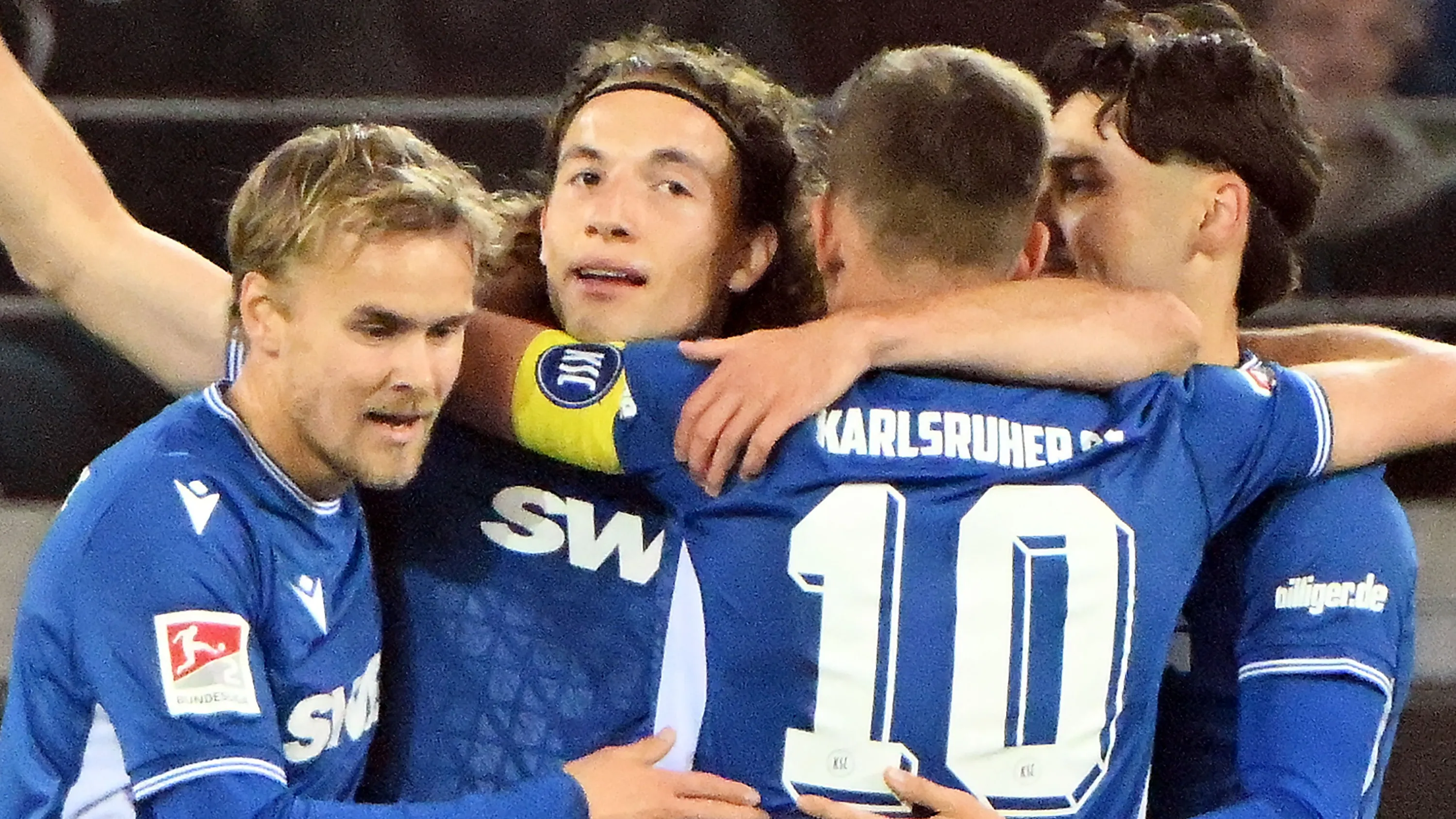 Zweite Bundesliga: Karlsruhe schickt Hannover auf den letzten Platz