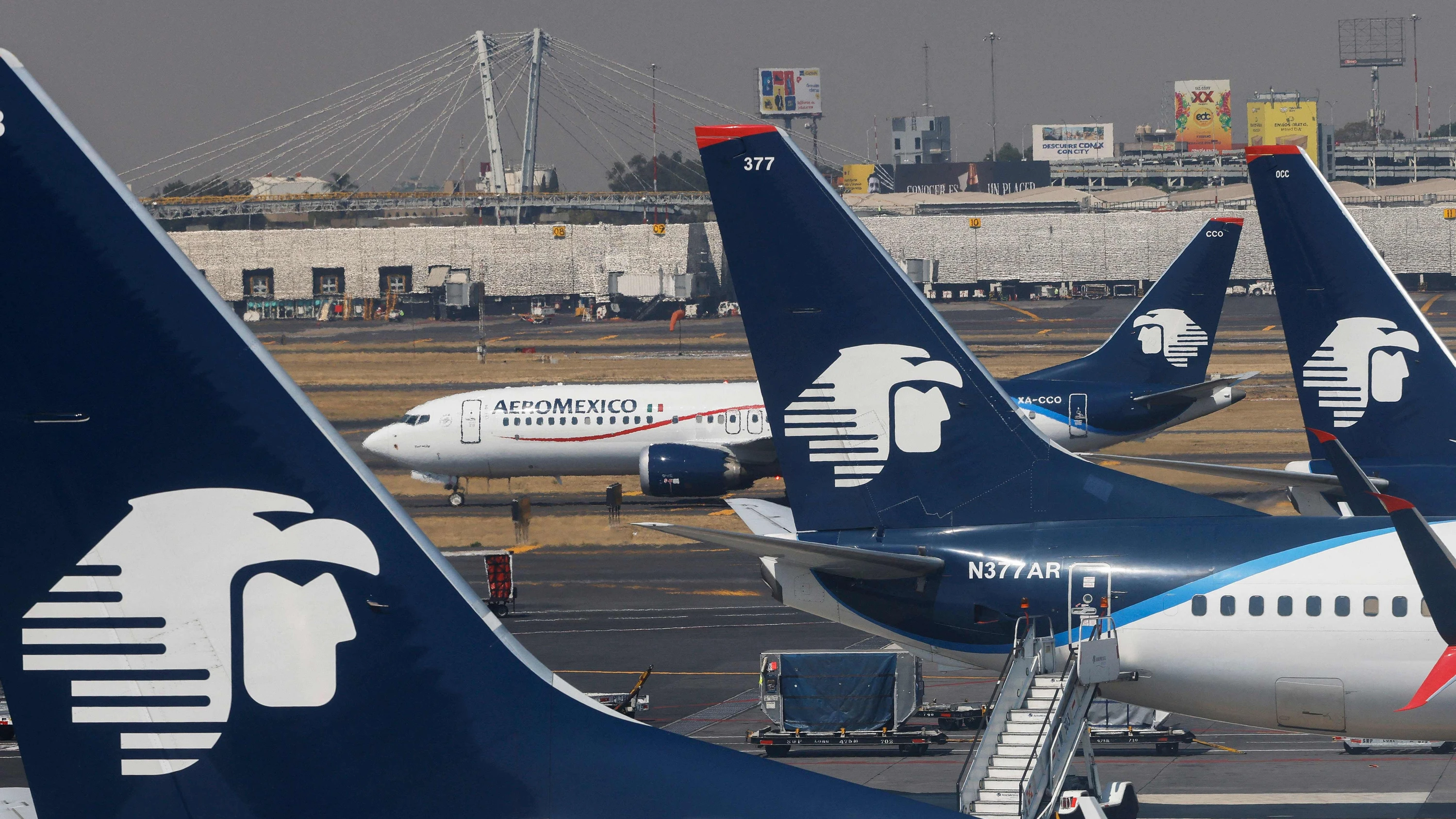 Unter anderem die mexikanische Fluggesellschaft „Aeroméxico“ kündigt für die Fußball-Weltmeisterschaft Einreisebeschränkungen an. - AFP