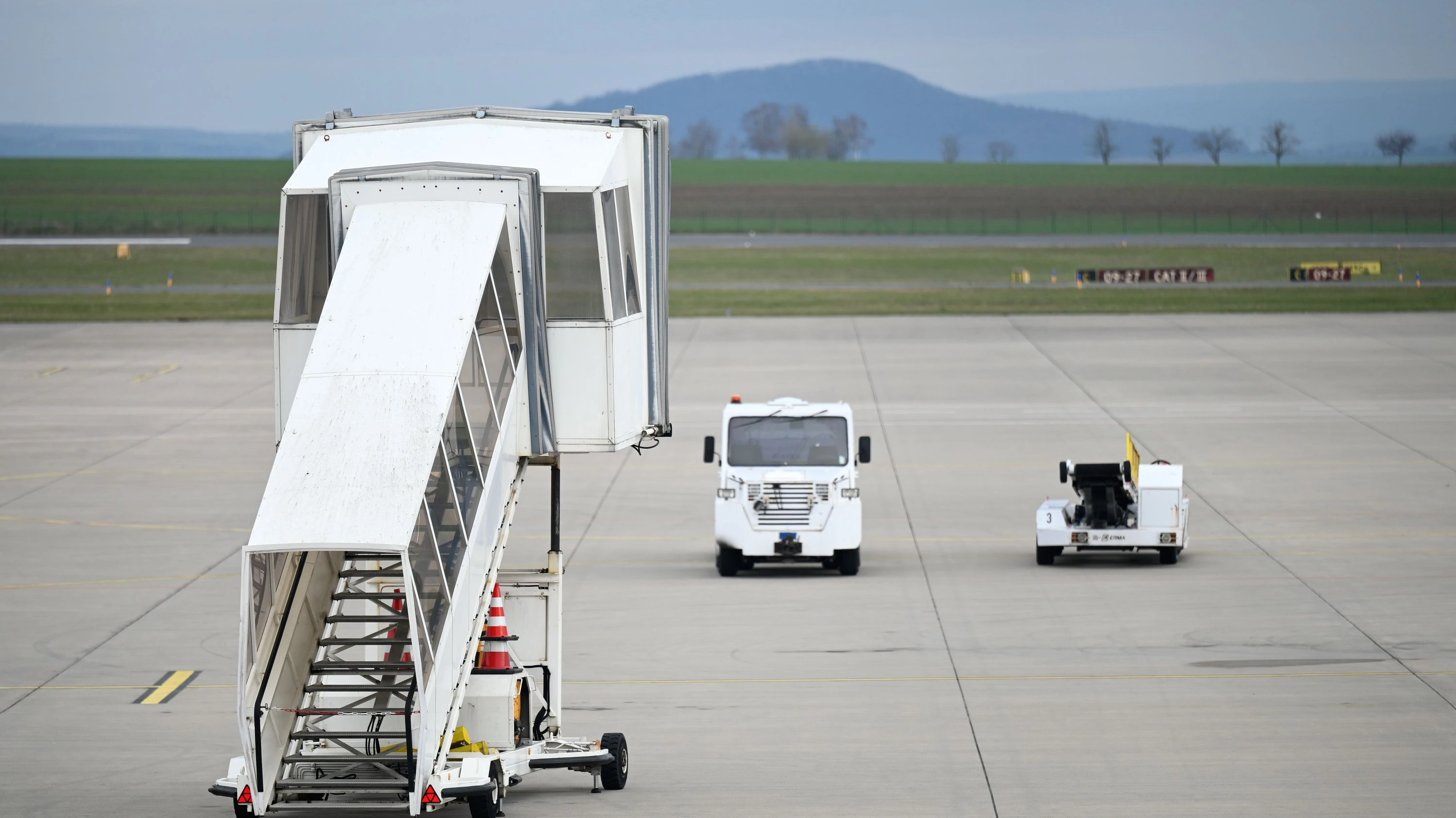Start wieder verschoben: Fischer Air fühlt sich von Konkurrenten ausgebremst