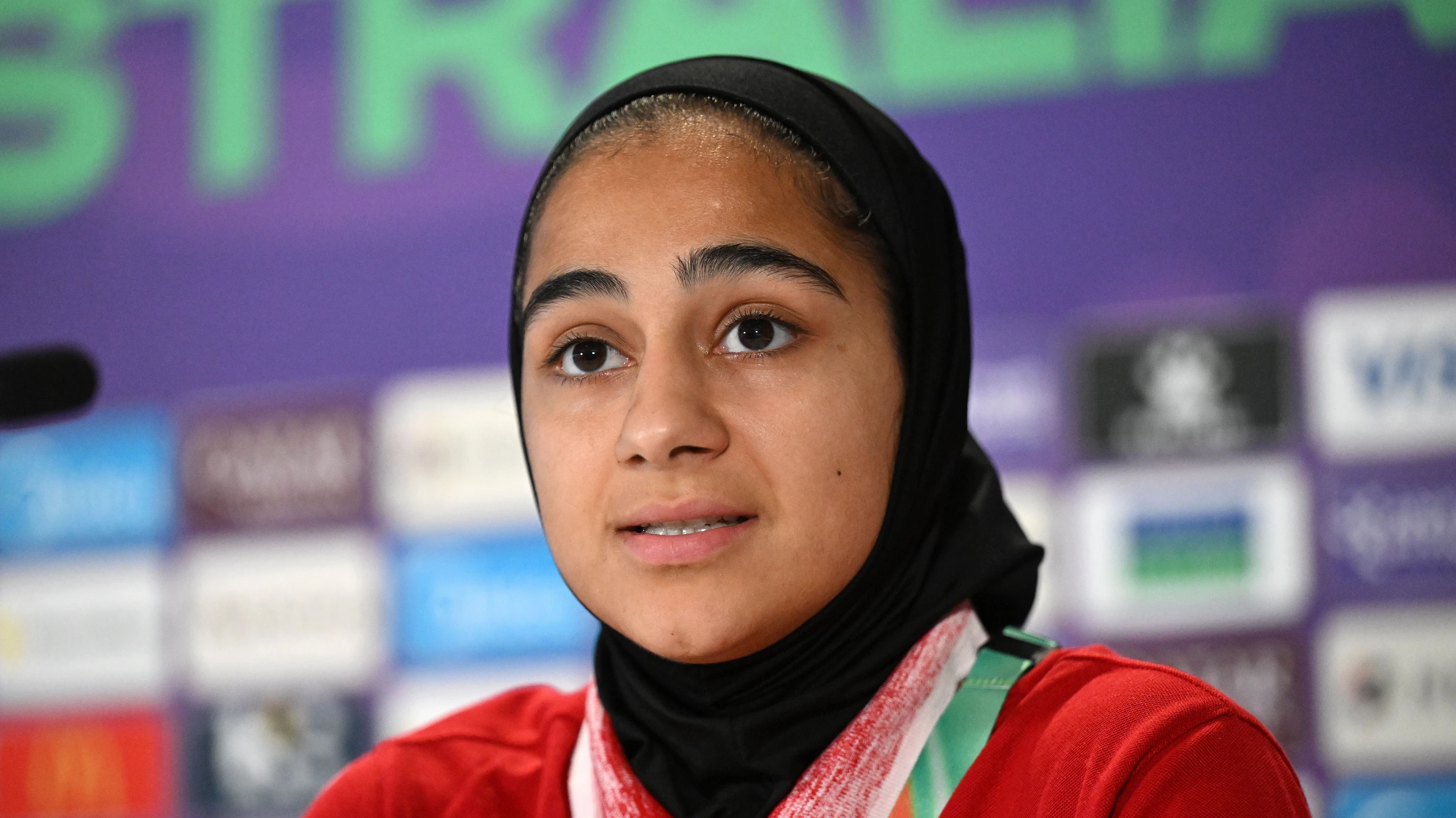 Mutige Iranerinnen: Stimmgewaltig schweigende Fußballspielerinnen