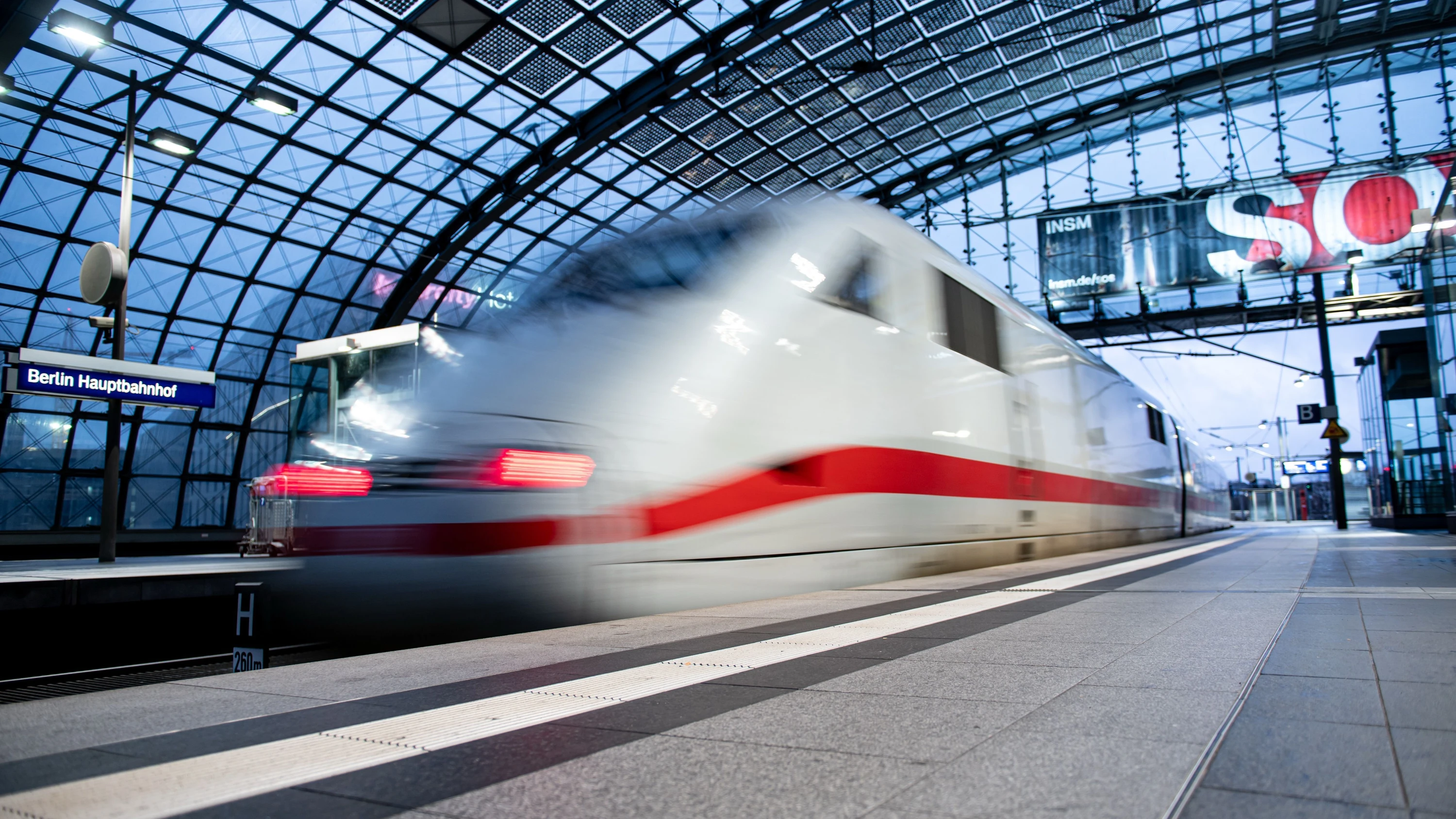Ab November: Deutsche Bahn führt Familienticket dauerhaft ein Ab November: Deutsche Bahn führt Familienticket dauerhaft ein