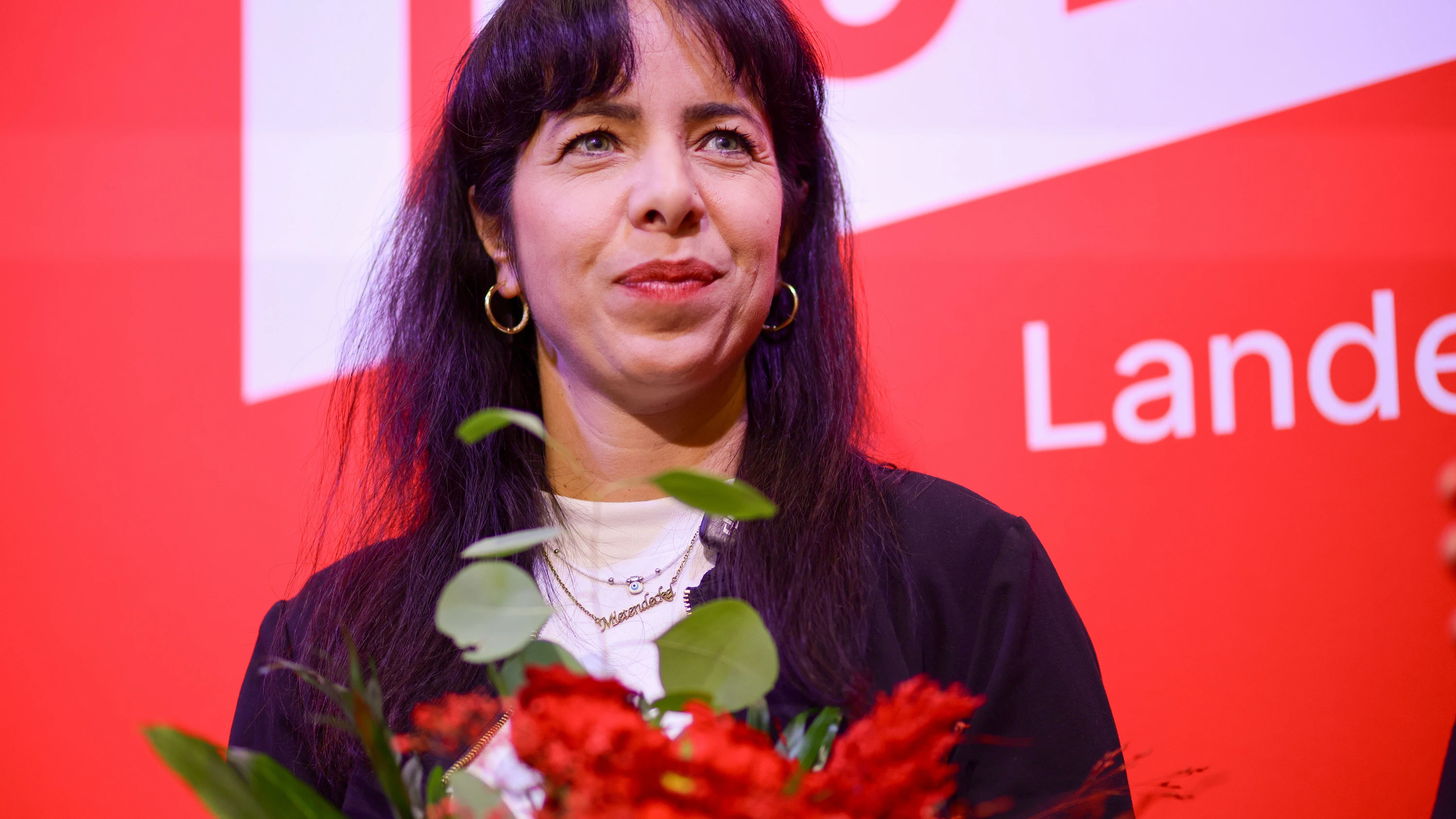 Elif Eralp: Mit Roter Hilfe an die Macht Elif Eralp: Mit Roter Hilfe an die Macht