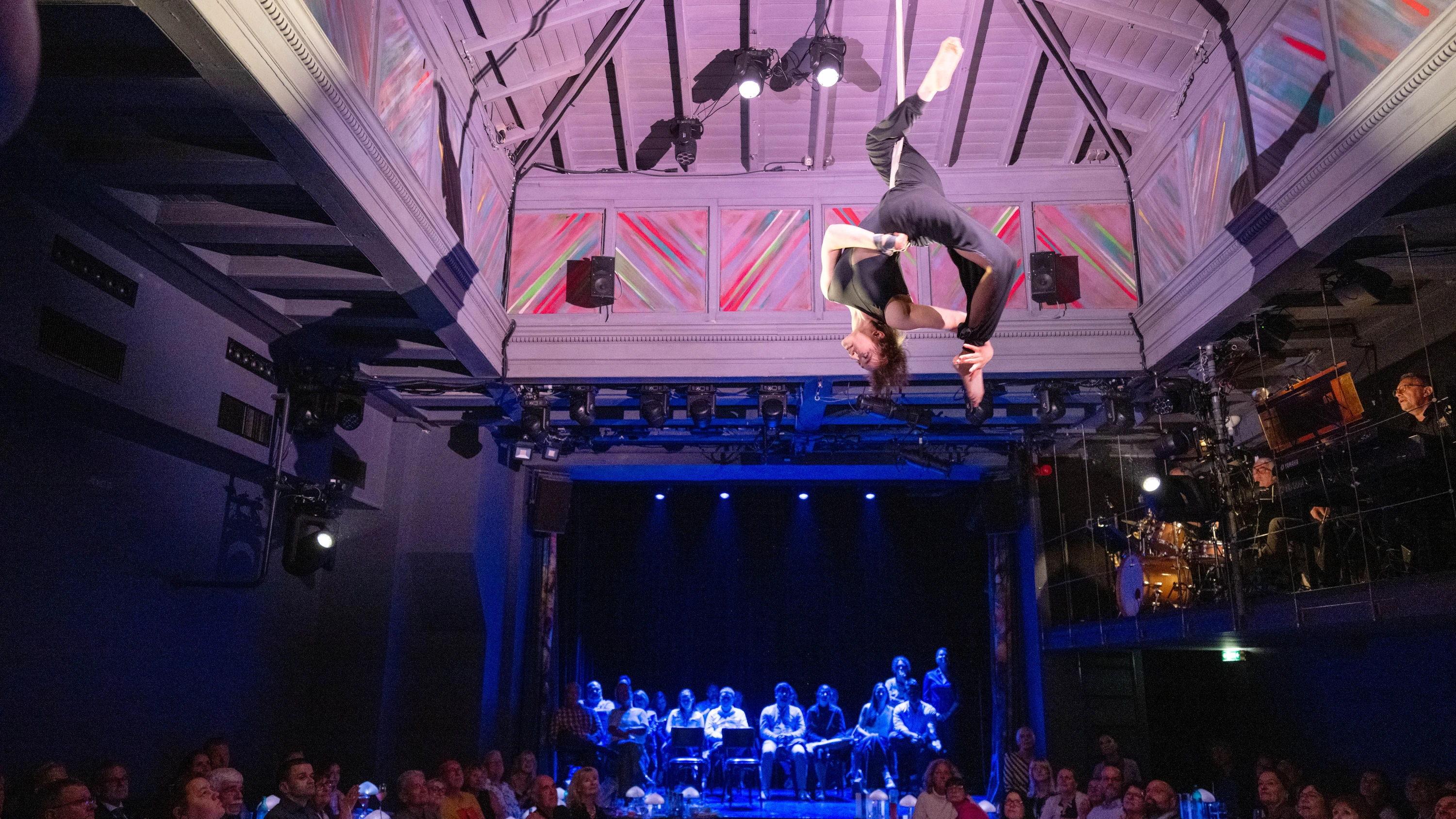 Variété-Saison eröffnet: Der Tigerpalast trotzt den lausigen Zeiten