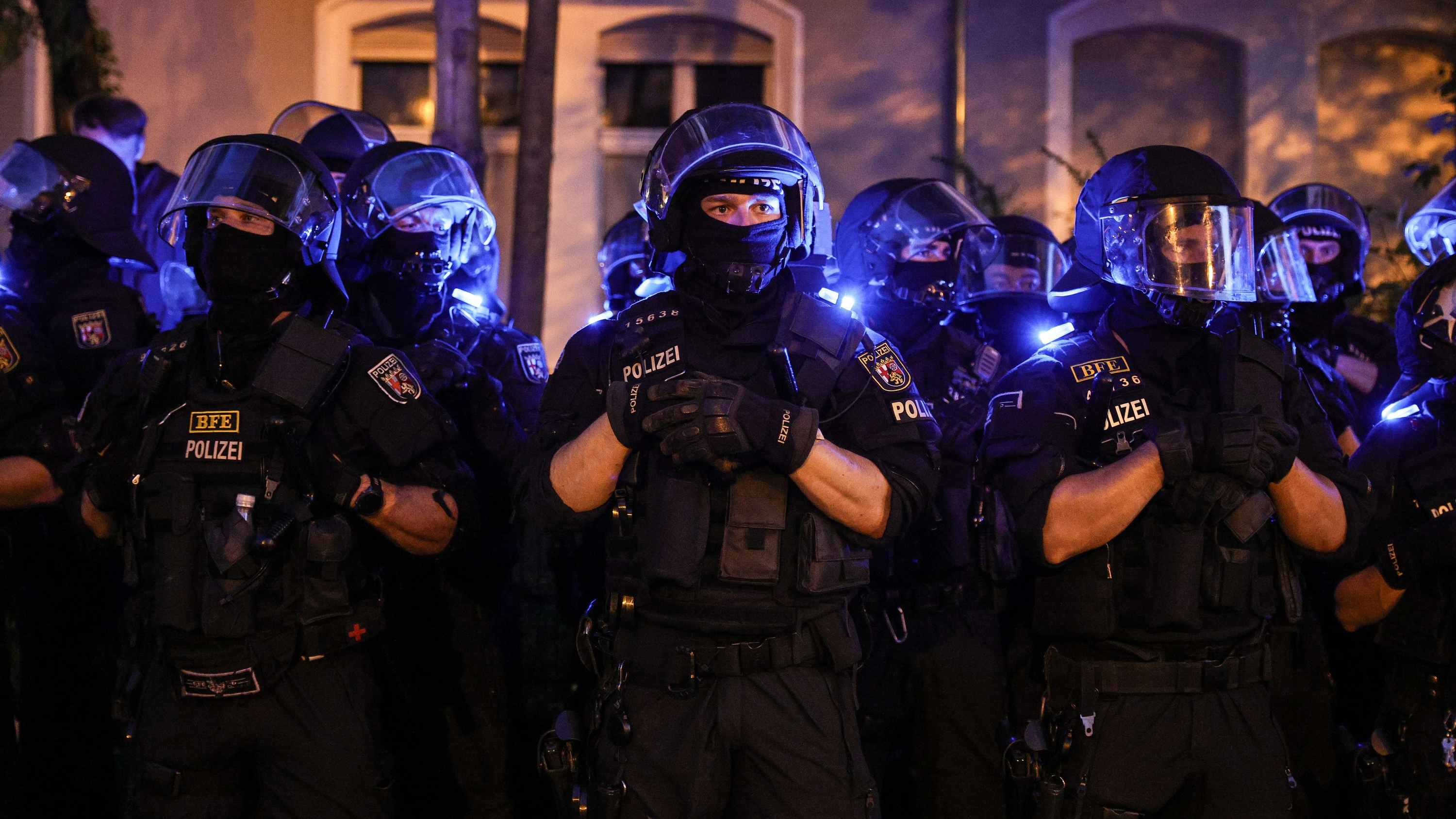 GEWALT GEGEN EINSATZKRÄFTE: „Menschen in Uniform werden entmenschlicht“ GEWALT GEGEN EINSATZKRÄFTE: „Menschen in Uniform werden entmenschlicht“