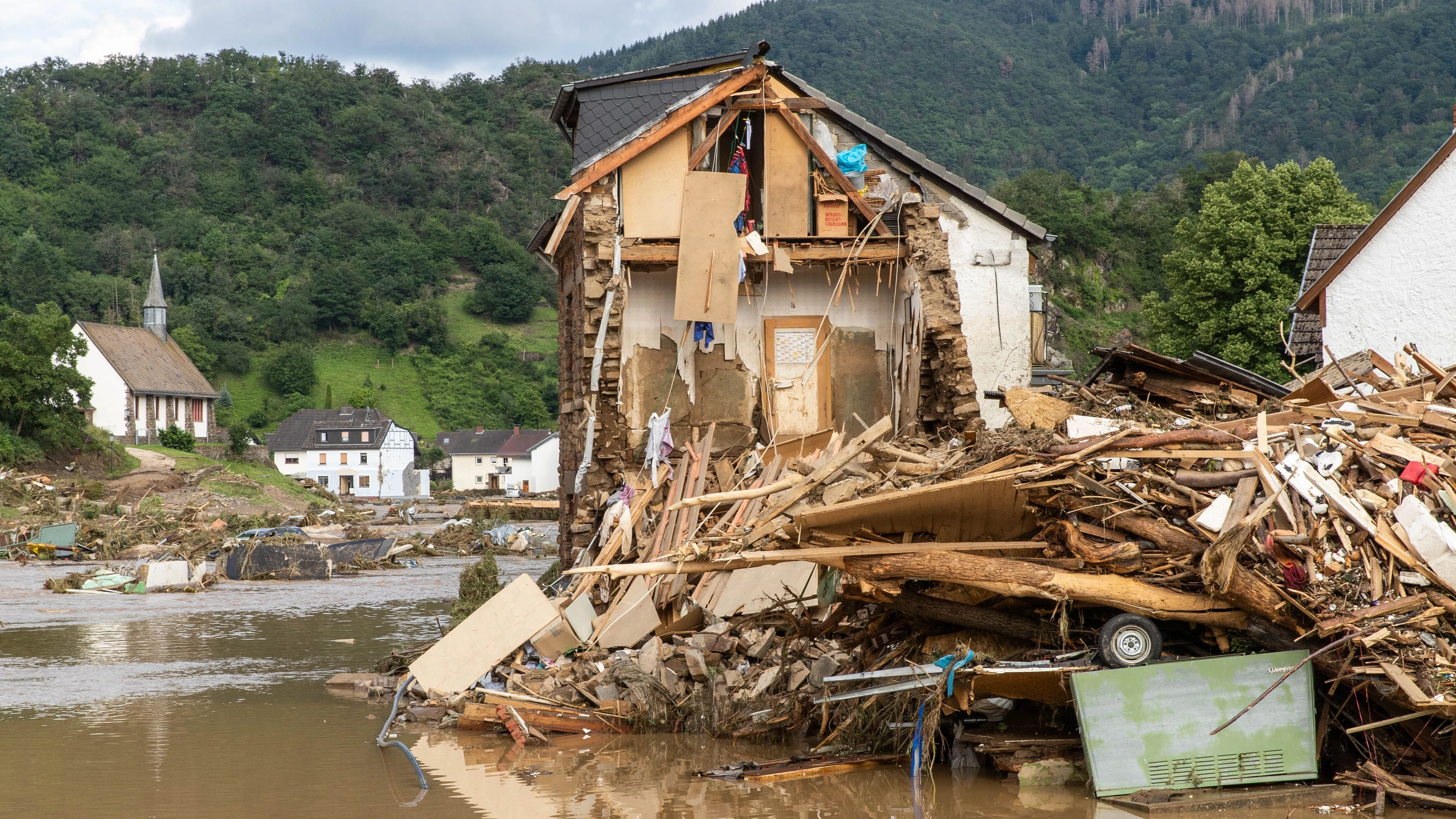 Pflicht oder Opt-out?: Das zähe Ringen um die Elementarschadenversicherung