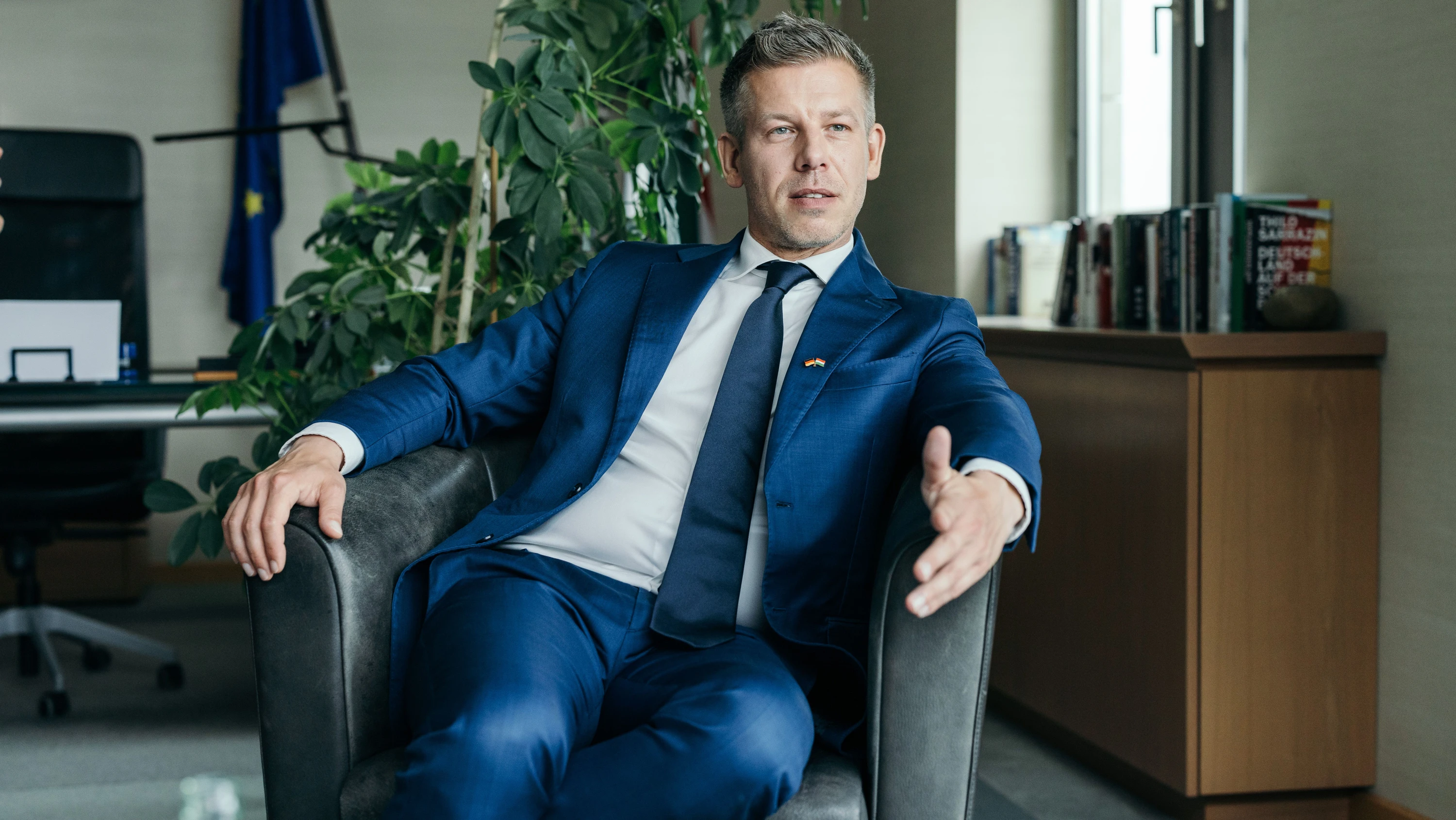 Péter Magyar im Interview: „Brandmauern machen diese Kräfte nur noch stärker“