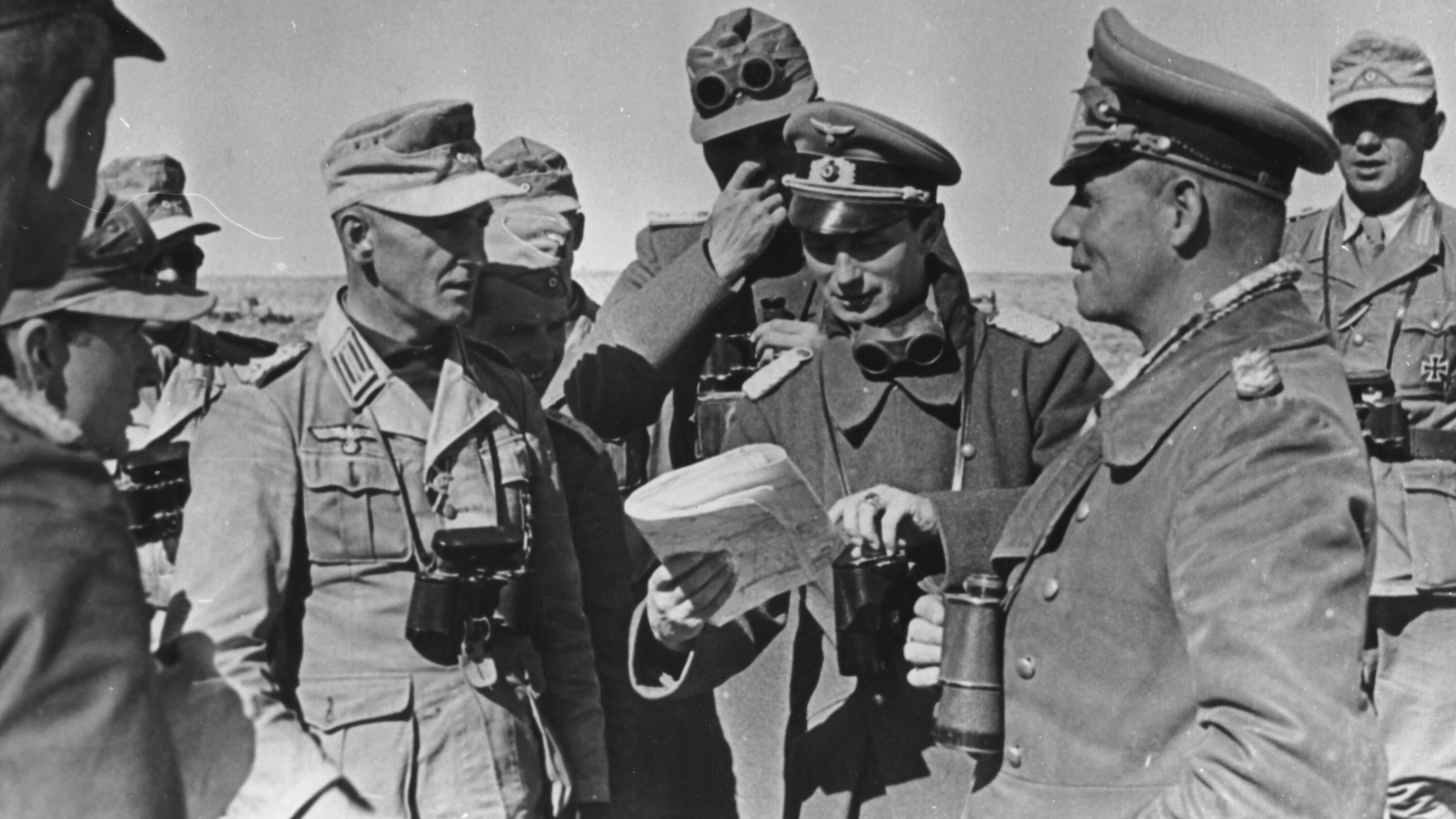 Christopher Eckers Roman: Fernschach mit falschen Fischen Christopher Eckers Roman: Fernschach mit falschen Fischen