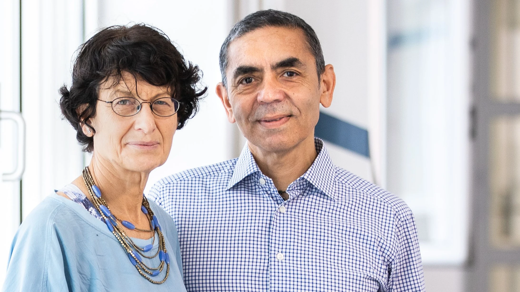Neuanfang in Mainz: Die Biontech-Gründer Uğur Şahin (rechts) und Özlem Türeci wollen sich nun wieder mehr der Grundlagenforschung widmen. - Lucas Bäuml