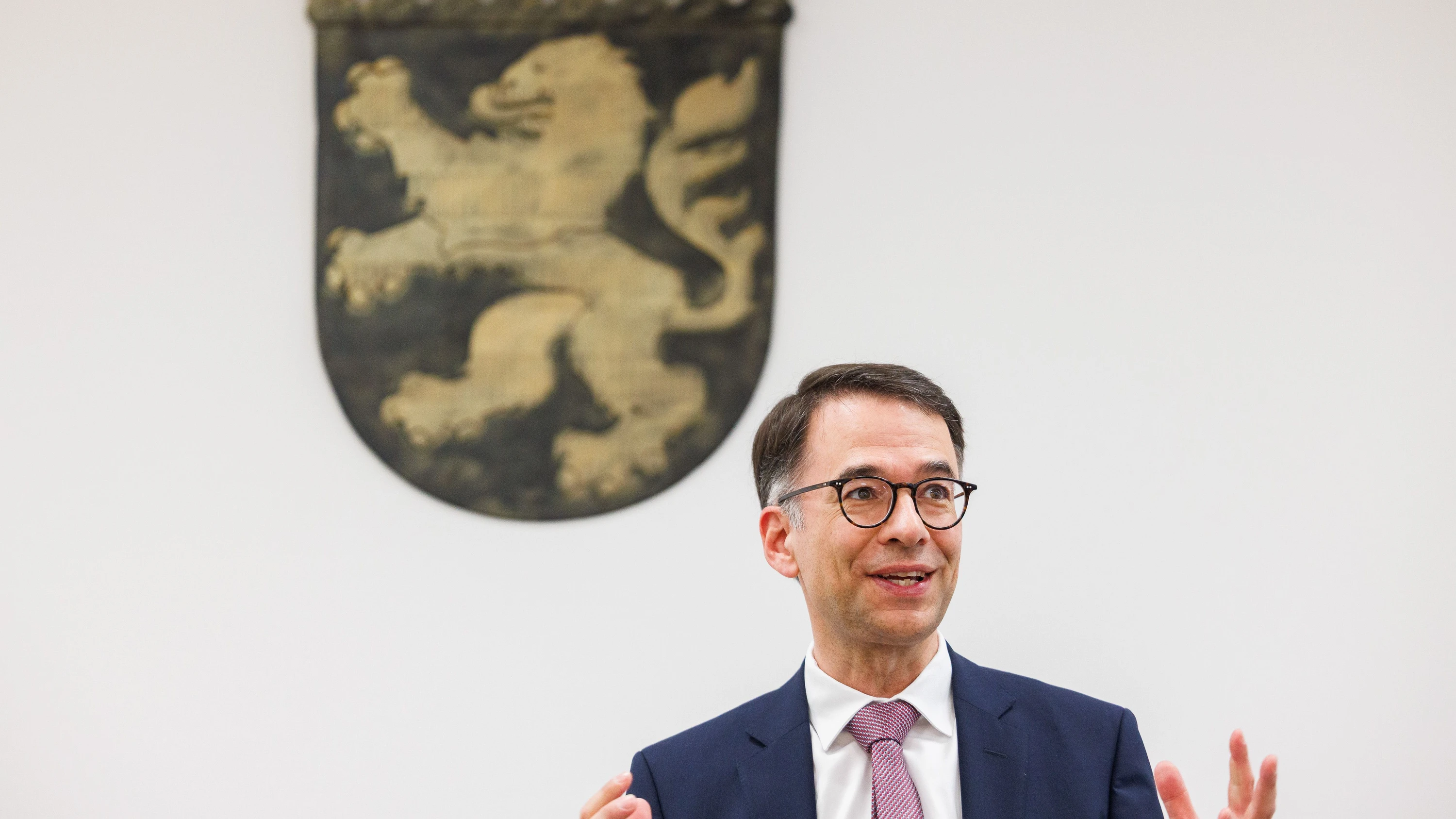 Gesetzesänderung gefordert: Schutz vor Beleidigung nur für K