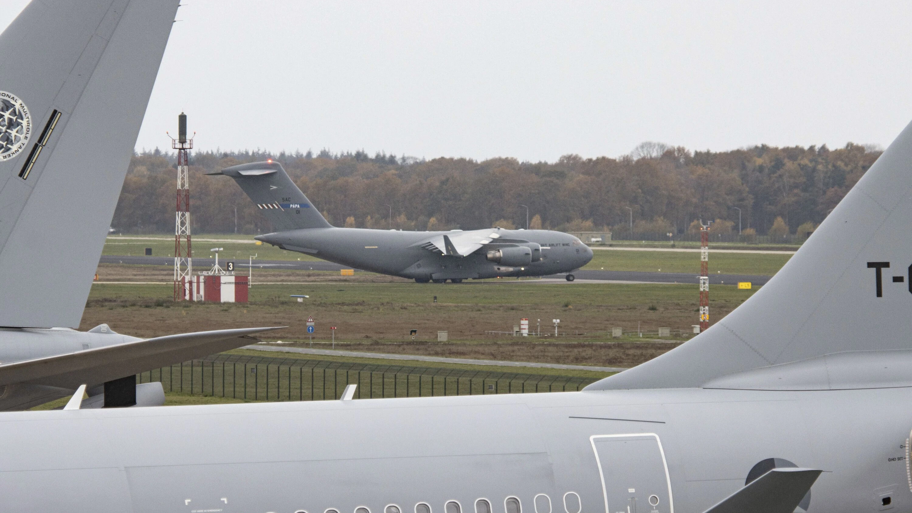 Zwei Abende in Folge: Niederlande feuern auf Drohnen über Luftwaffenstützpunkt