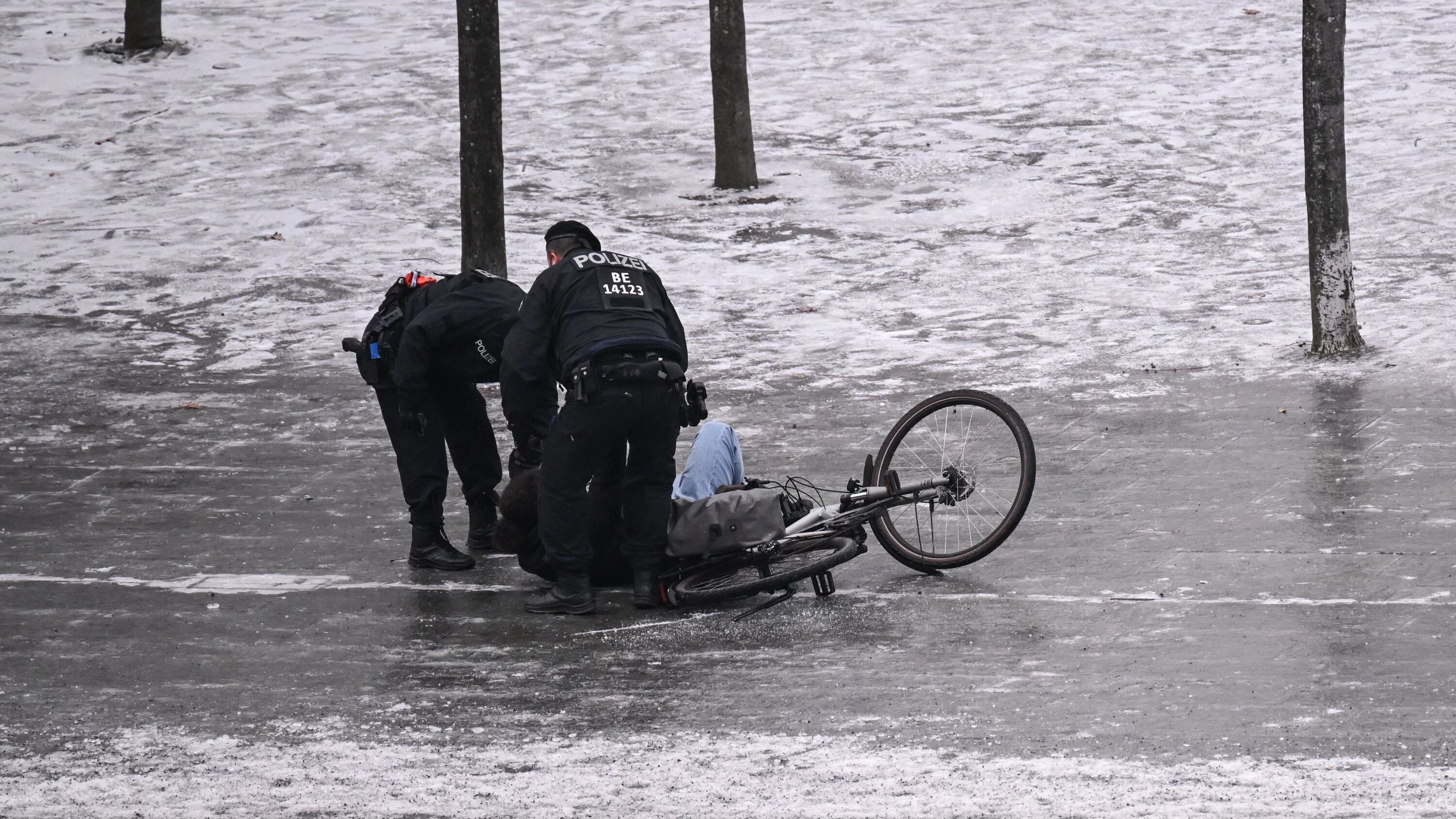 Glatteis in Berlin: Hauptstadt ohne Regierung Glatteis in Berlin: Hauptstadt ohne Regierung