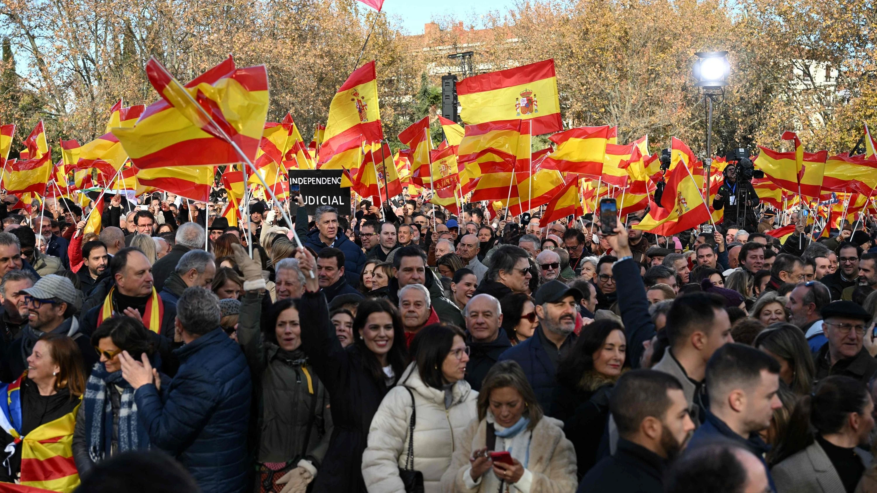 Großdemonstration in Madrid: Zehntausende in Spanien fordern Neuwahlen Großdemonstration in Madrid: Zehntausende in Spanien fordern Neuwahlen