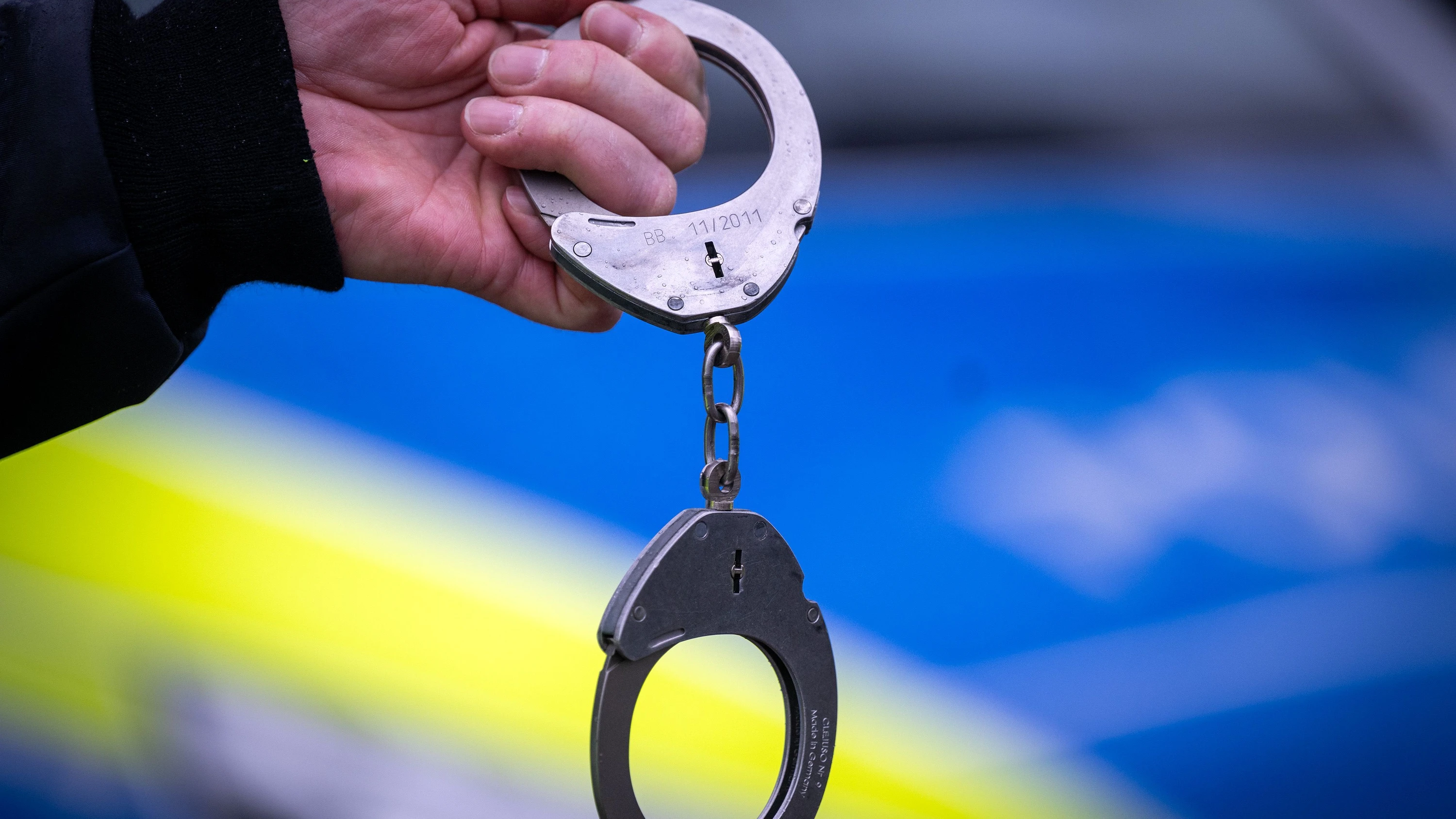 Bild: Gießen: Verdächtiger stellt sich nach tödlichem Messerangriff der Polizei