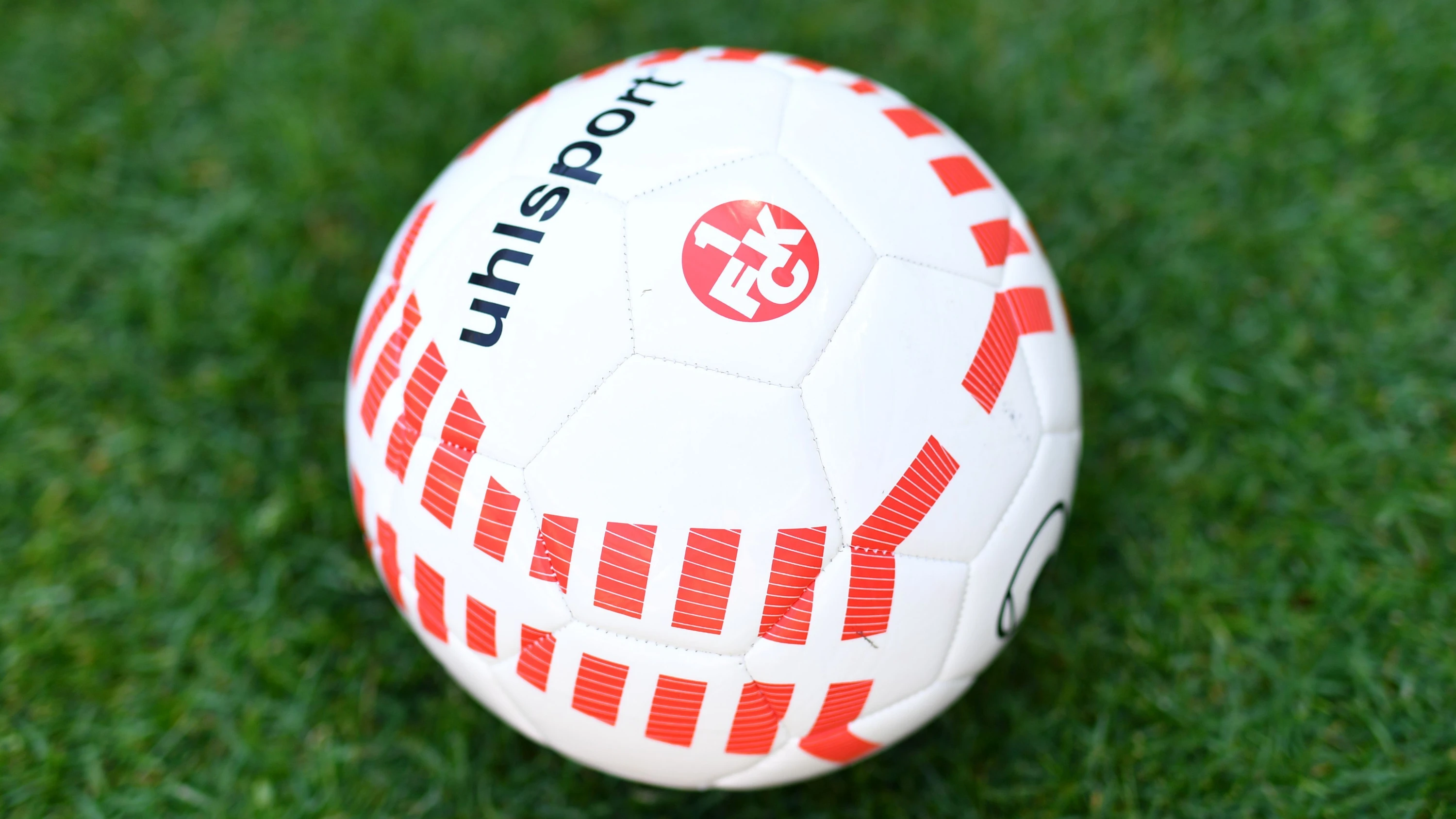 Business-Ticker: Schwedischer Konzern kauft Sportmarken Uhlsport und Kempa Business-Ticker: Schwedischer Konzern kauft Sportmarken Uhlsport und Kempa