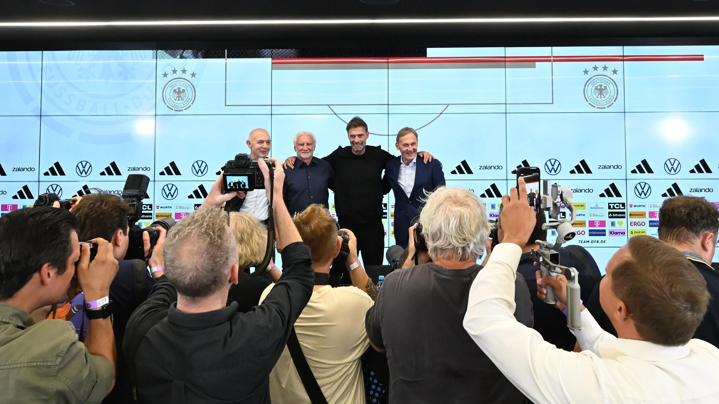 (+) Der Neue Bundestrainer: Klopps Moment