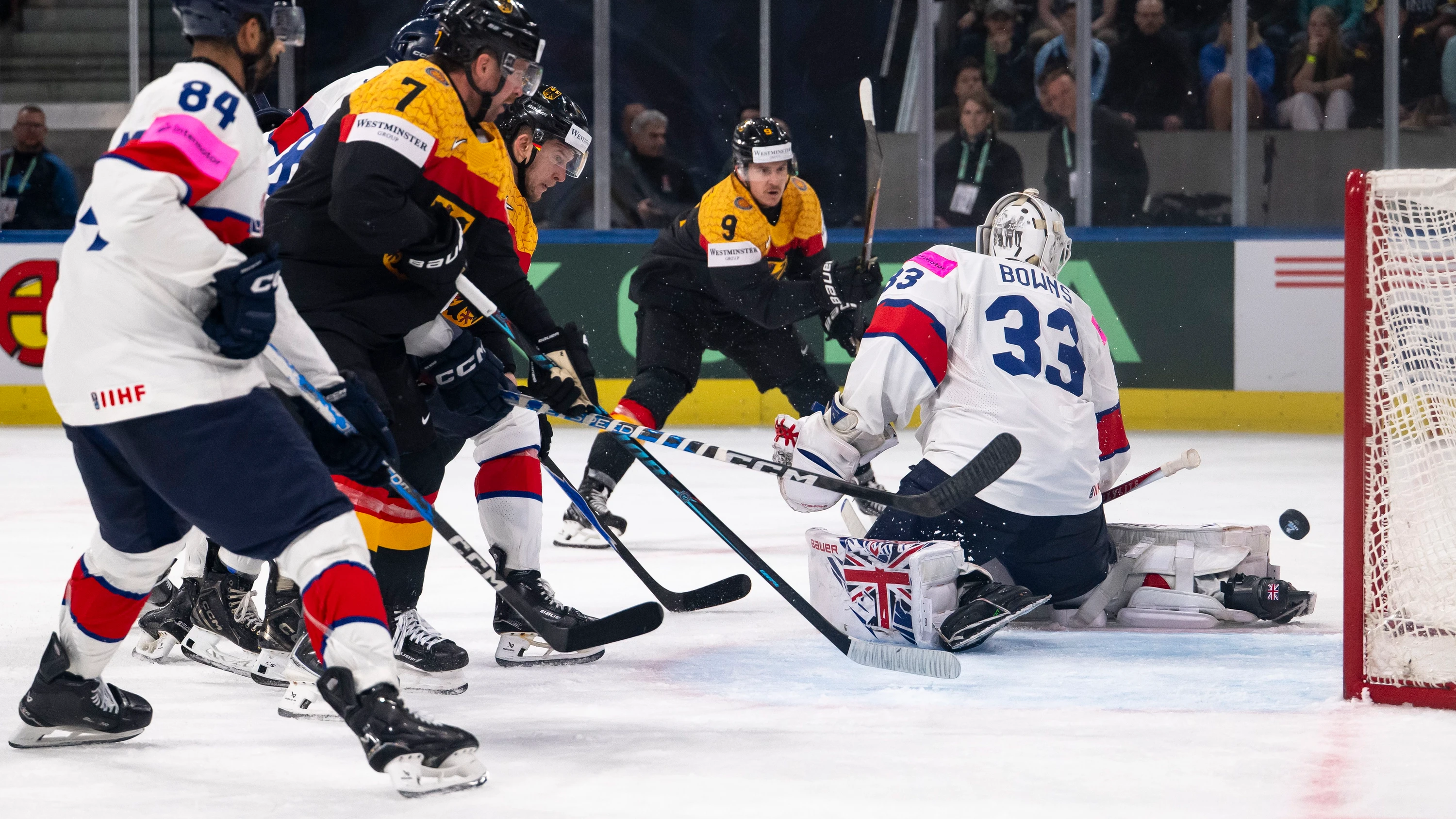 Eishockey in der Schweiz: DEB-Team trotz Pflichtsieg vor WM-Aus