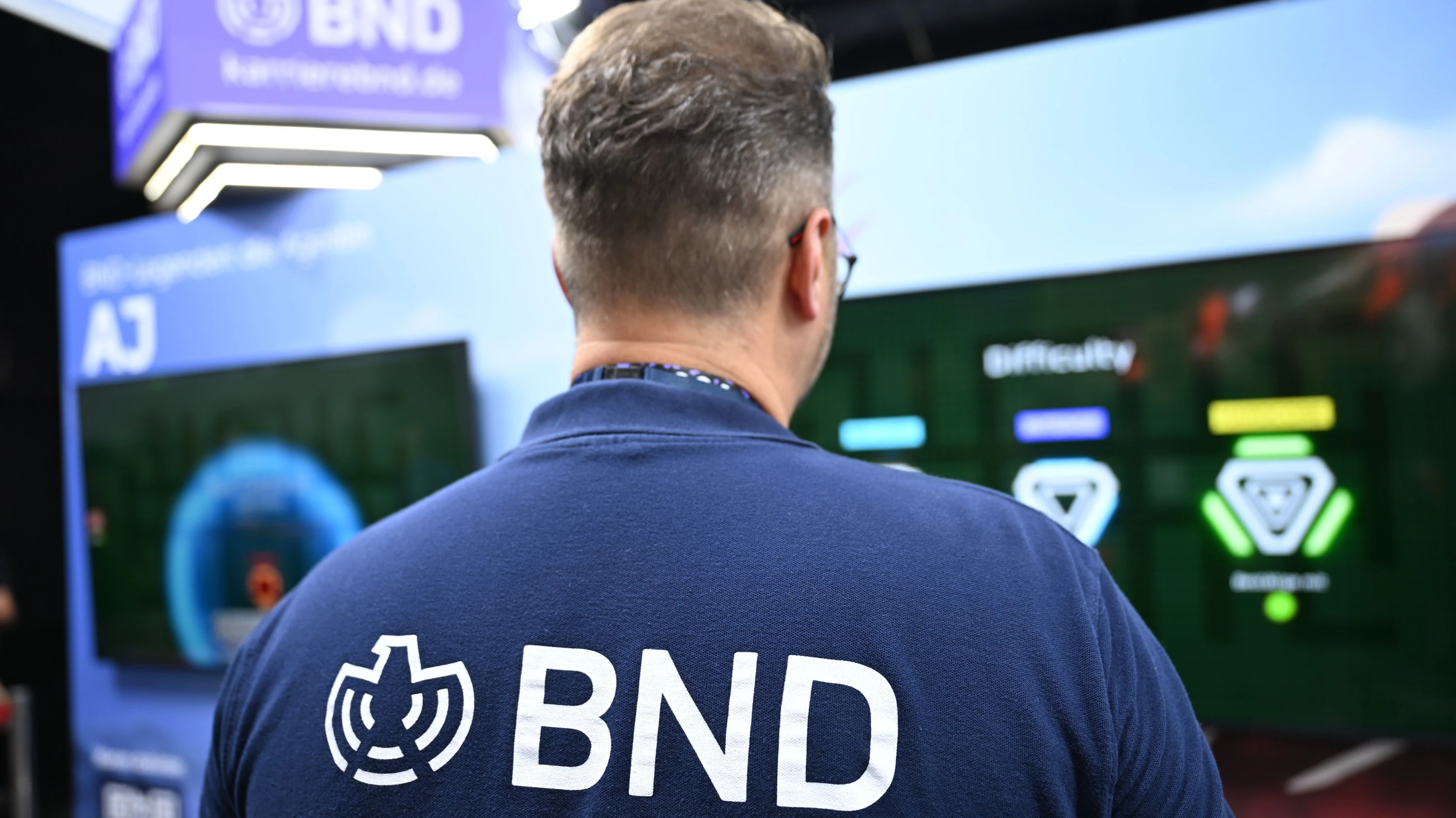 Deutschland-Liveblog: Private Handynummer von BND-Vizepräsident im Internet verfügbar