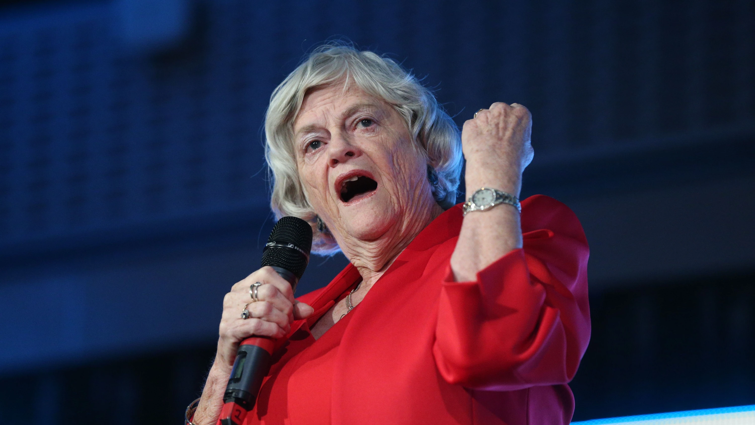 britische Ministerin: 28-Jähriger wegen Mordes an Ann Widdecombe angeklagt britische Ministerin: 28-Jähriger wegen Mordes an Ann Widdecombe angeklagt
