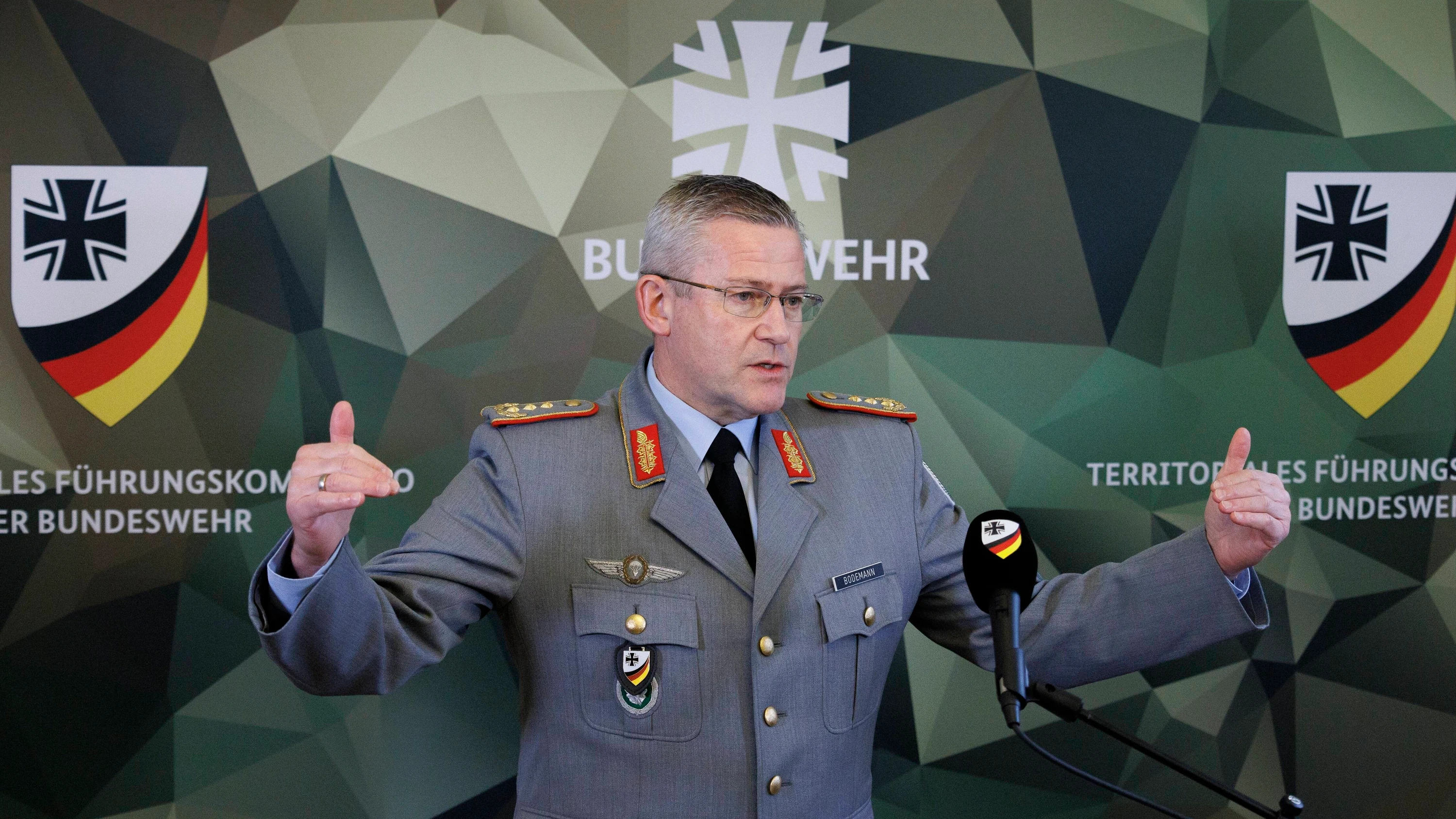 Erste AfD-Regierung?: Die Angst, dass geheime Verteidigungspläne in russische Hände kommen