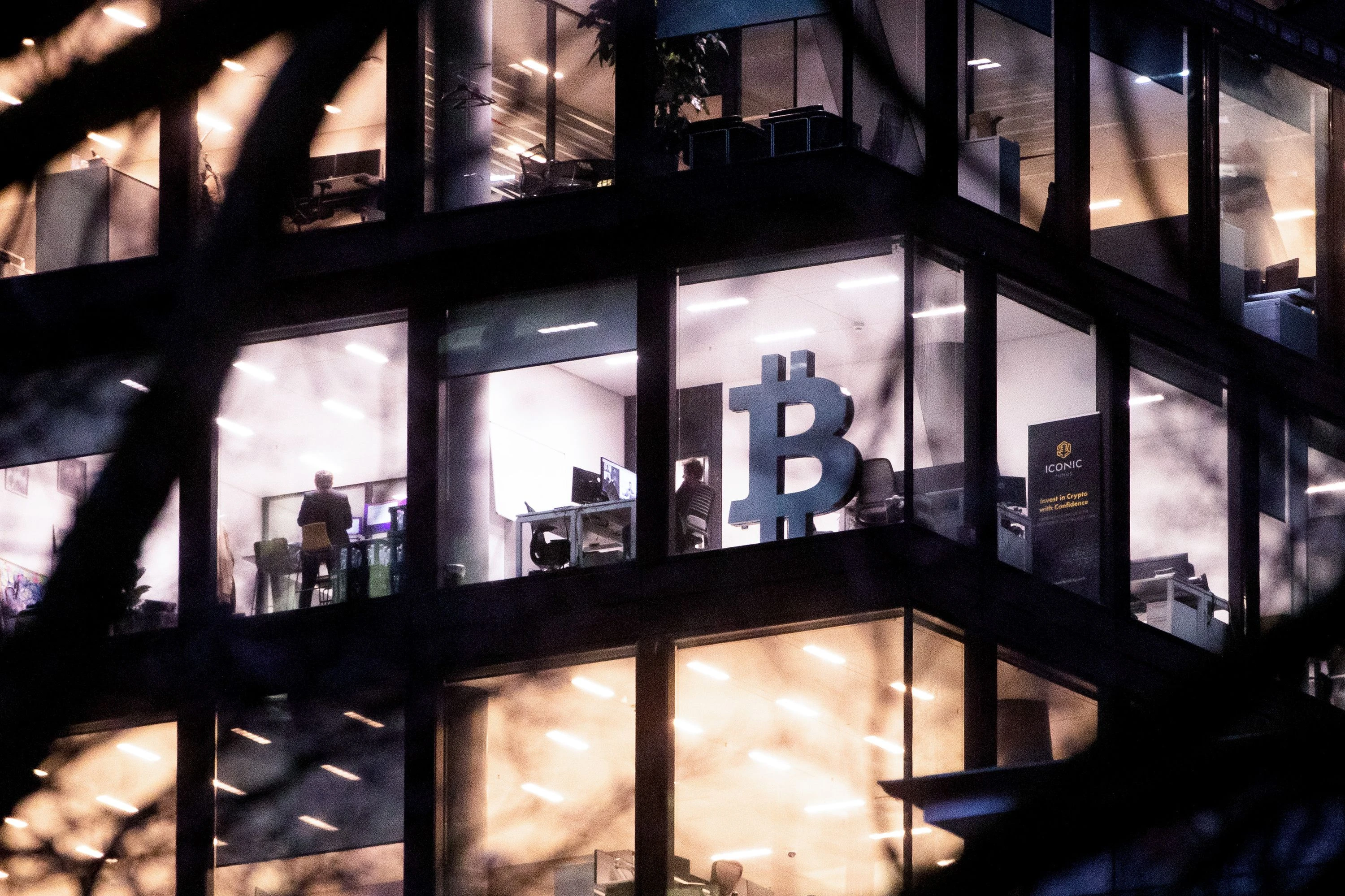 Bitcoin am Abgrund: Gigantischer Hype und schwere Ernüchterung | FAZ