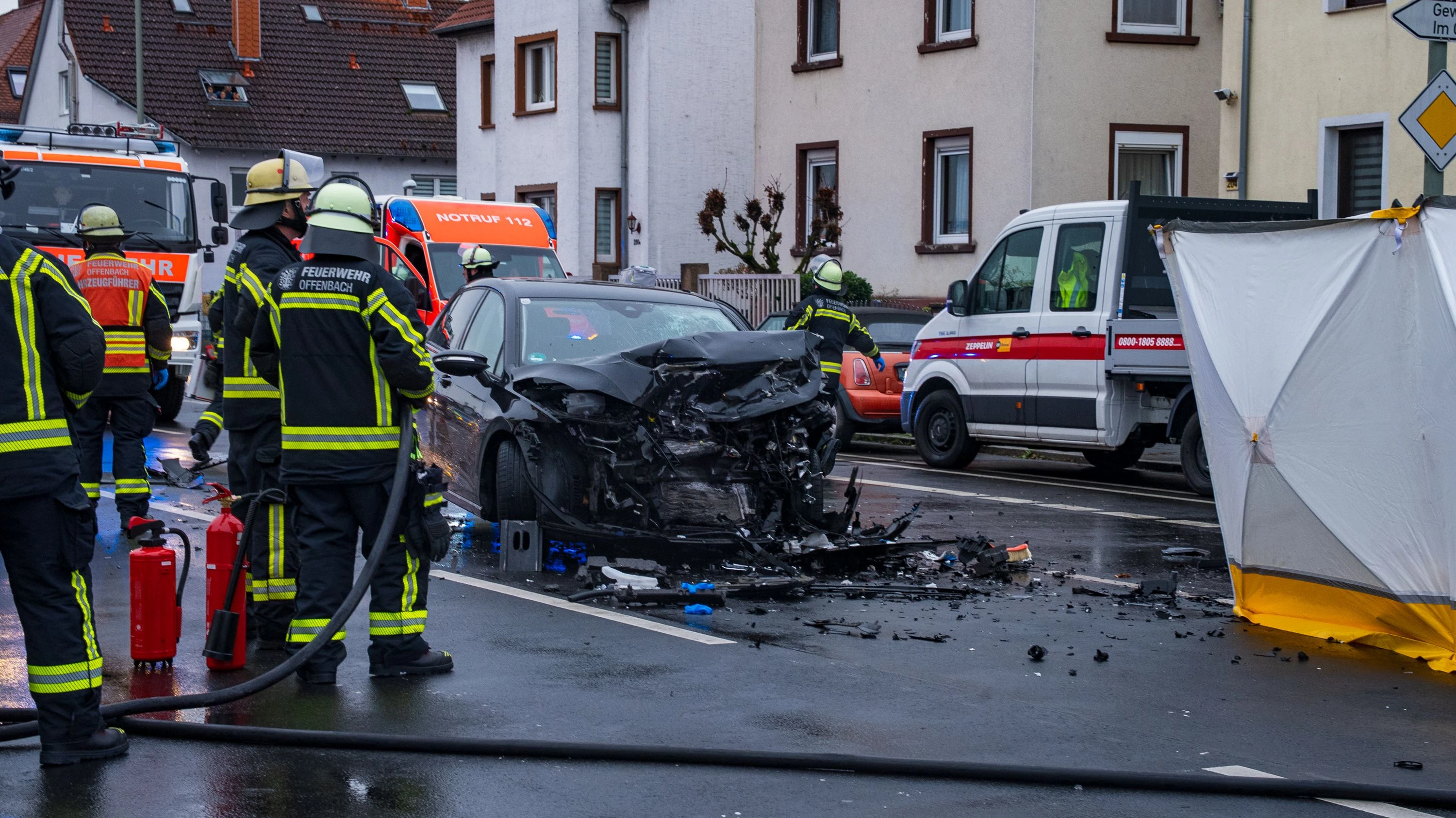 Zusammenstoß mit drei Toten: Das Bild zeigt das Auto des Angeklagten, dem nun eine lebenslange Freiheitsstrafe droht. - 5vision
