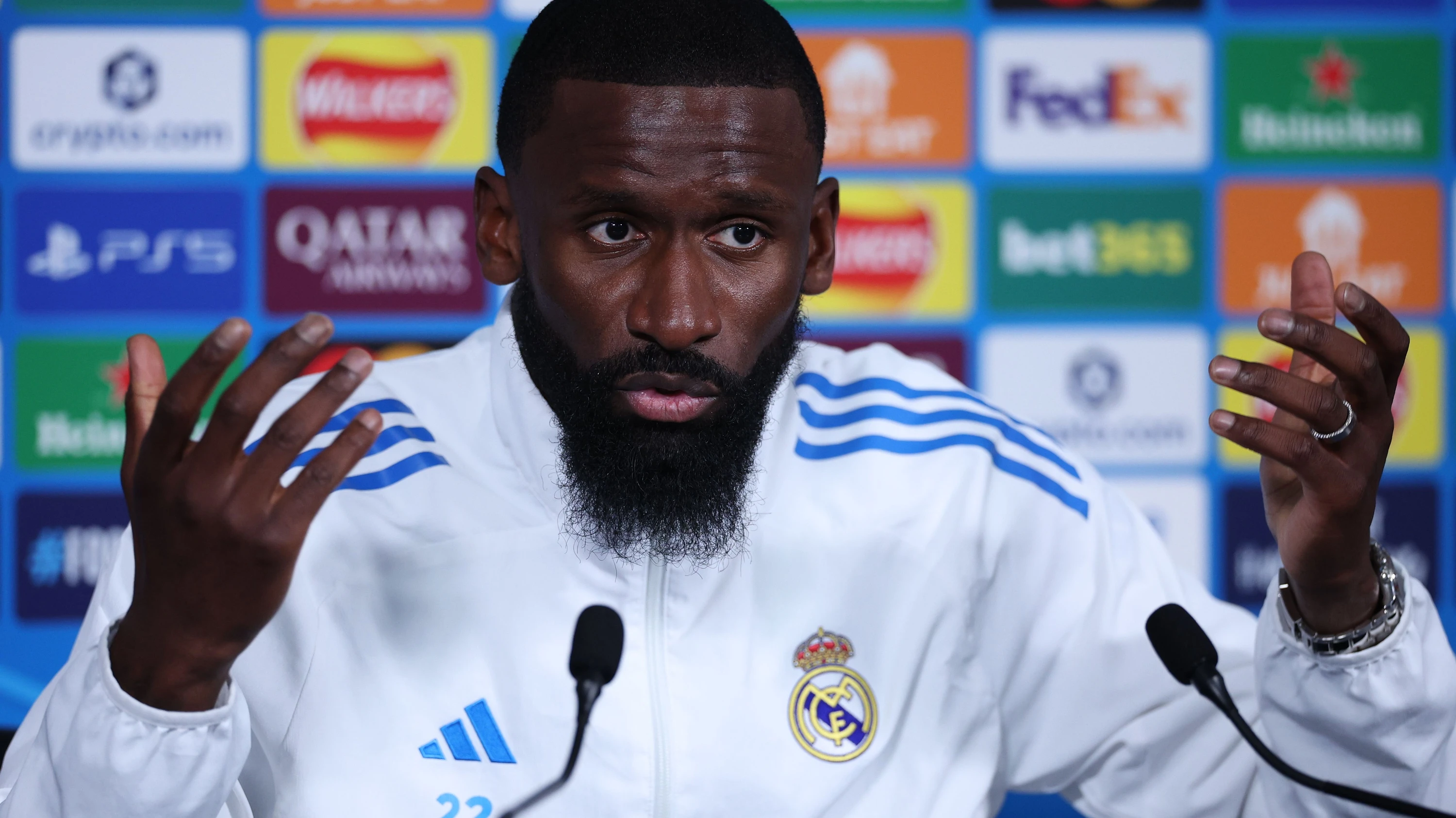 Nach Foul an Diego Rico: Rüdiger: „So wie er geredet hat, könnte man meinen, ich hätte ihn umgebracht“ Nach Foul an Diego Rico: Rüdiger: „So wie er geredet hat, könnte man meinen, ich hätte ihn umgebracht“