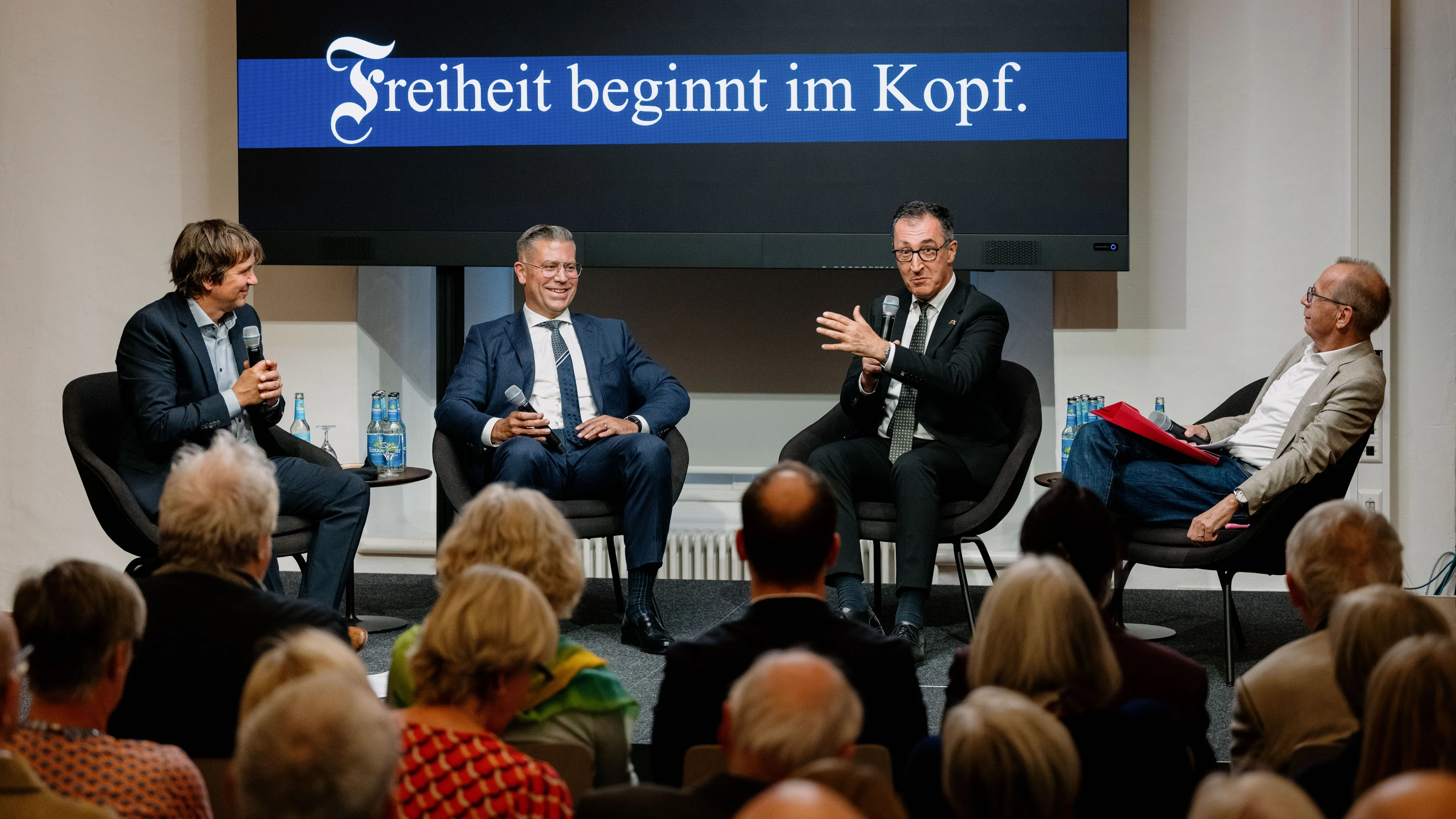 BÜRGERgespräch der F.A.Z.: Özdemir: Grüne dürfen nicht der Linkspartei hinterherlaufen BÜRGERgespräch der F.A.Z.: Özdemir: Grüne dürfen nicht der Linkspartei hinterherlaufen