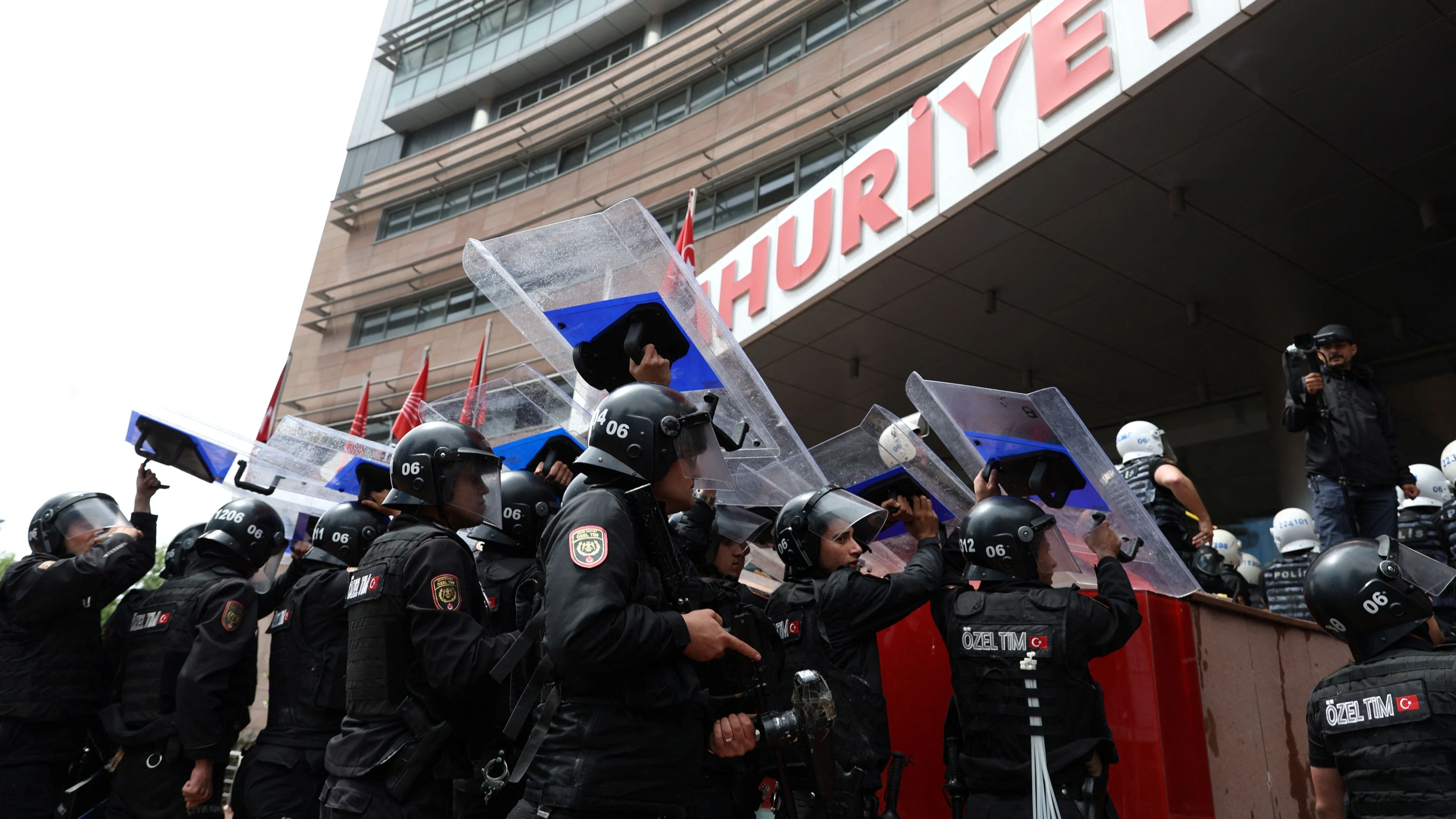 Türkische Opposition: Was hinter dem Sturm auf die CHP-Zentrale steckt Türkische Opposition: Was hinter dem Sturm auf die CHP-Zentrale steckt